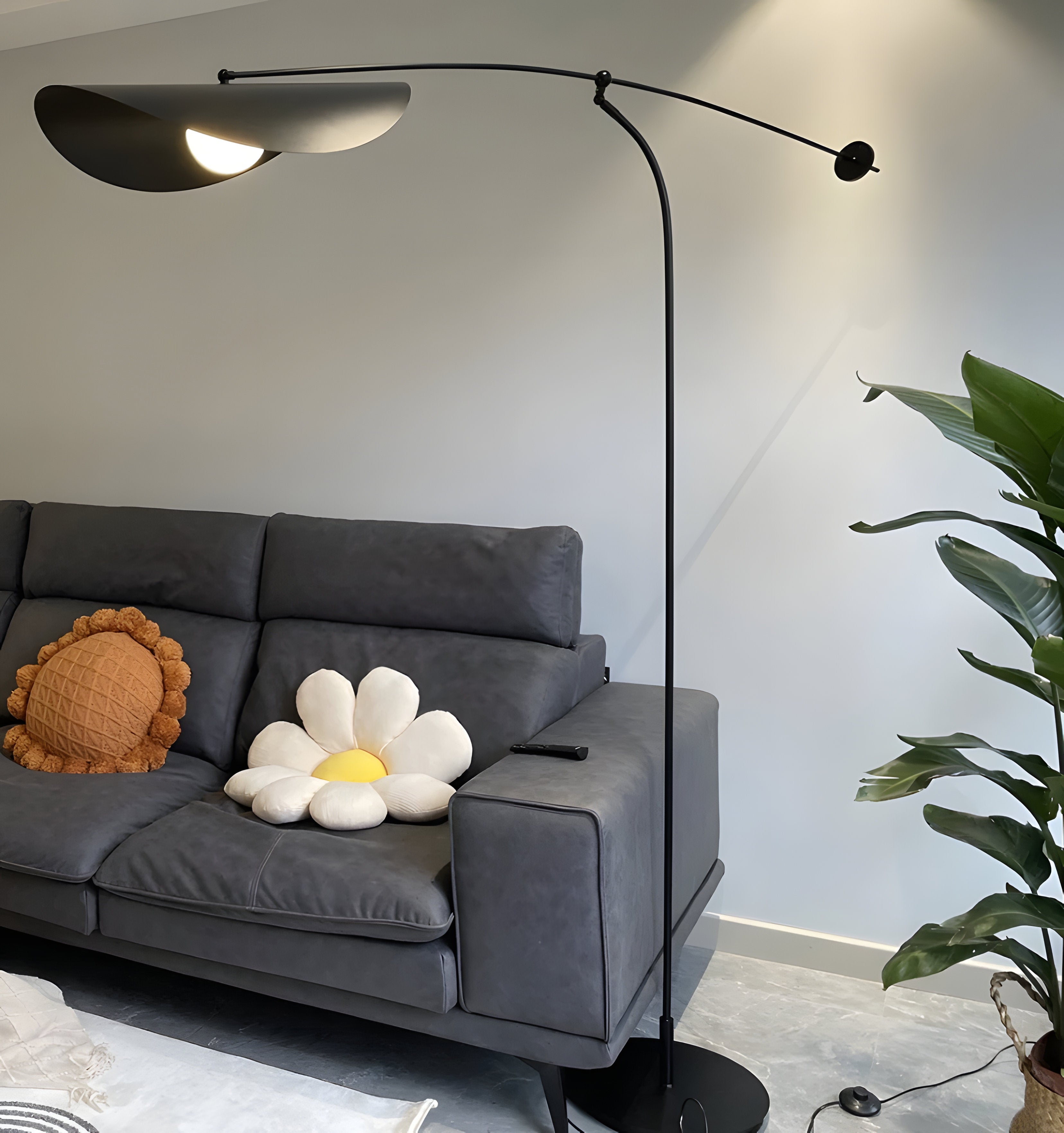 Alonso Floor Lamp - NexioPick