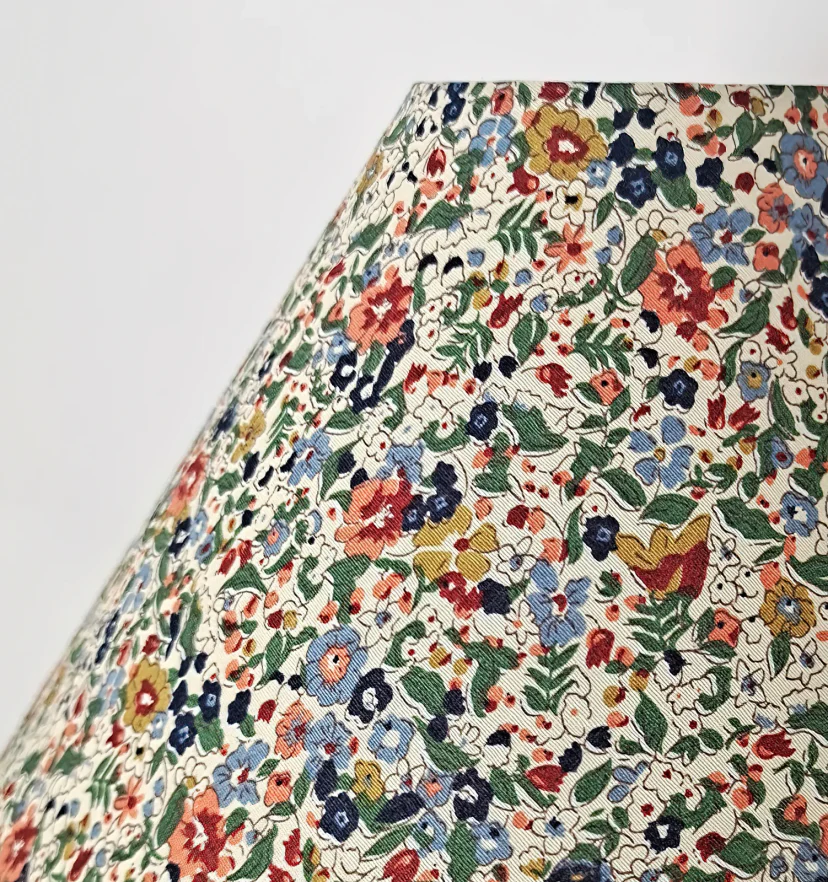 Amelia Blossom Table Lamp - NexioPick