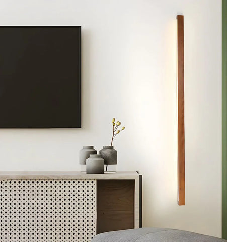 Arlo Linear Wood Wall Light - NexioPick