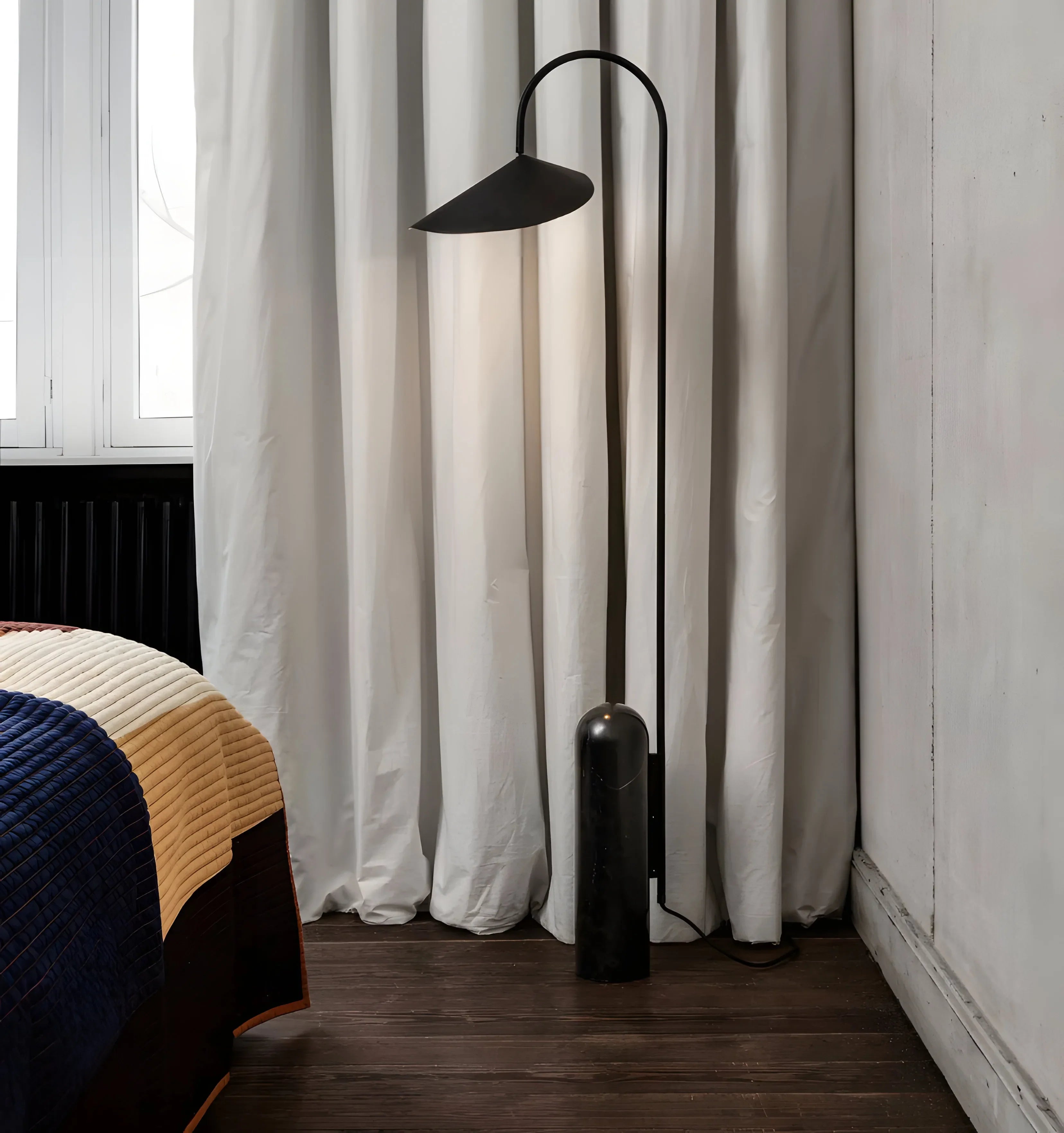 Arum Floor Lamp - NexioPick