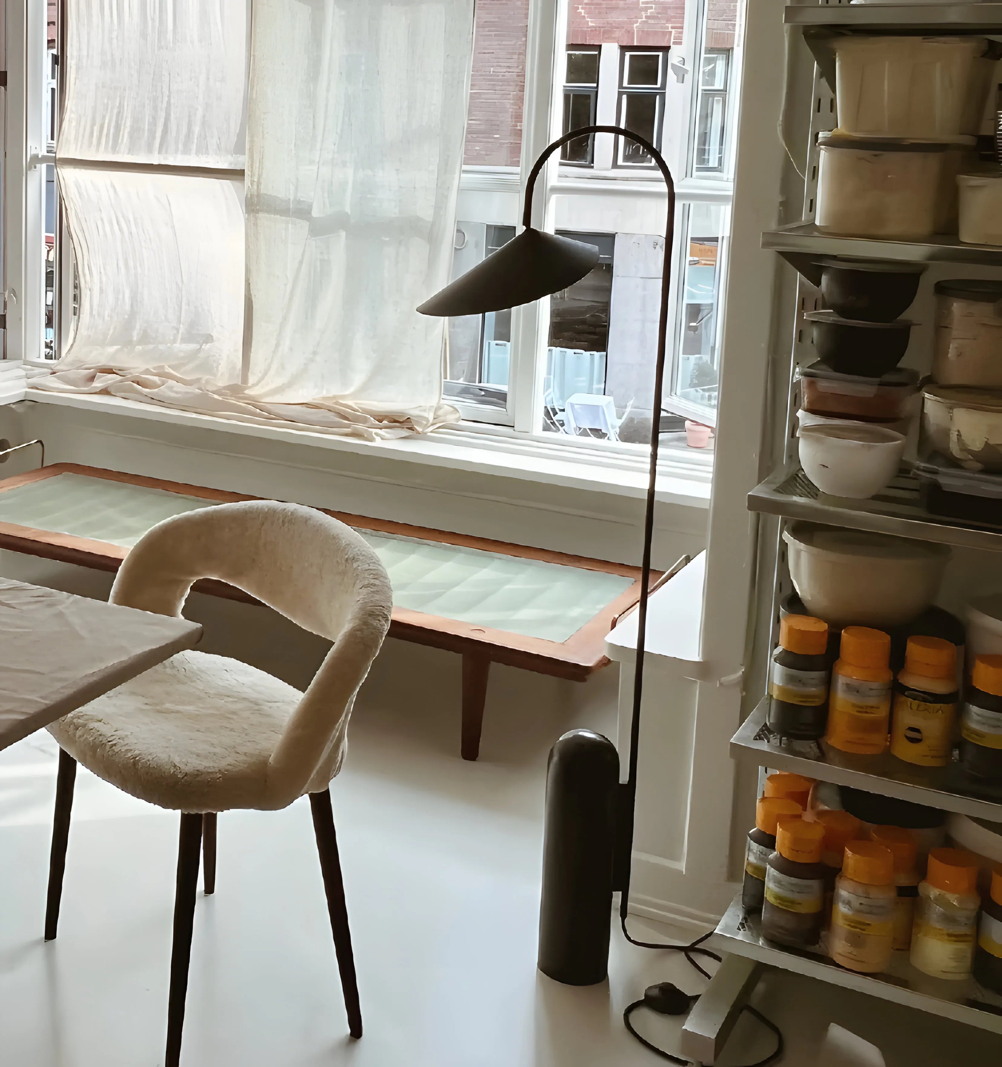 Arum Floor Lamp - NexioPick