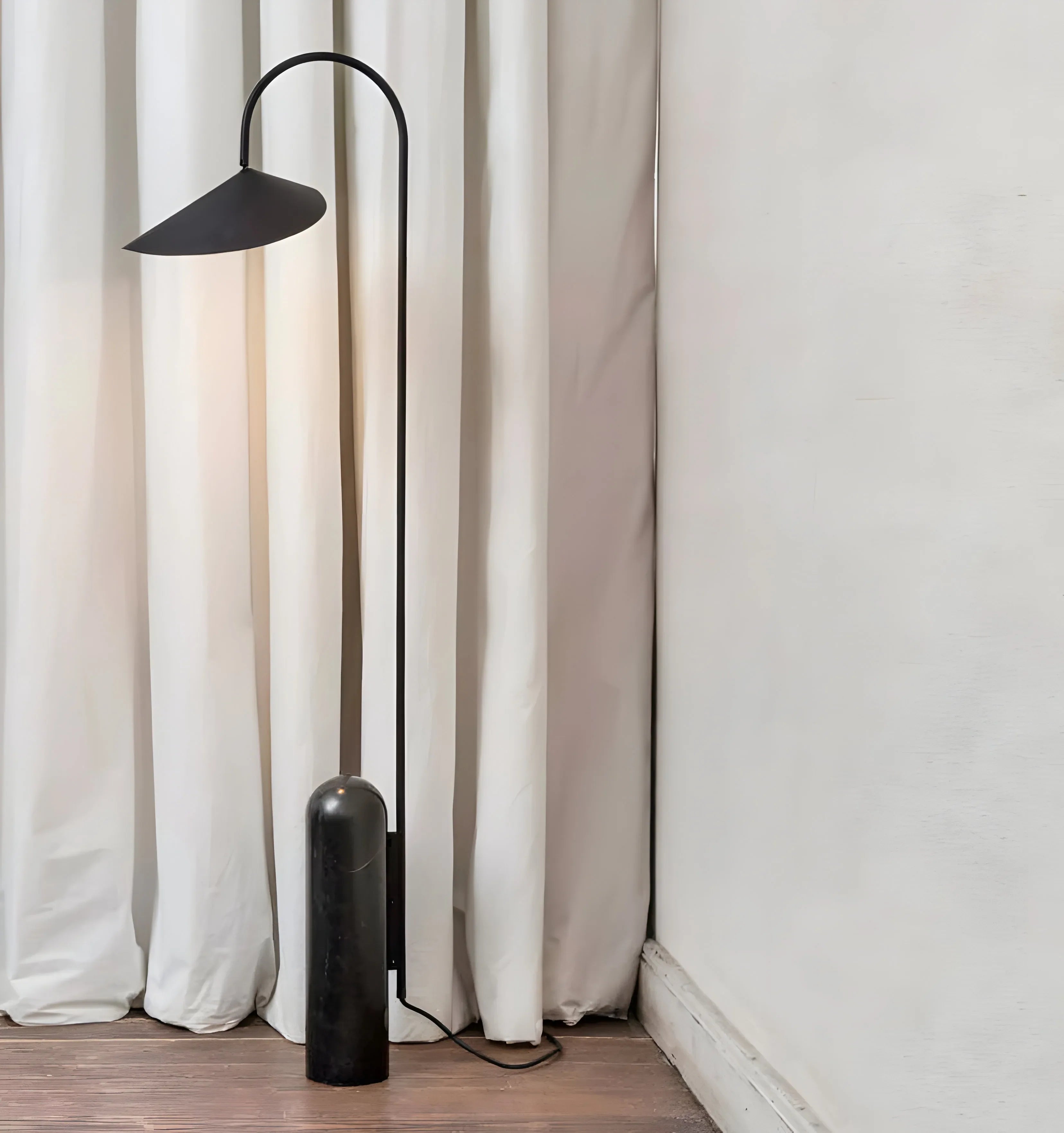 Arum Floor Lamp - NexioPick