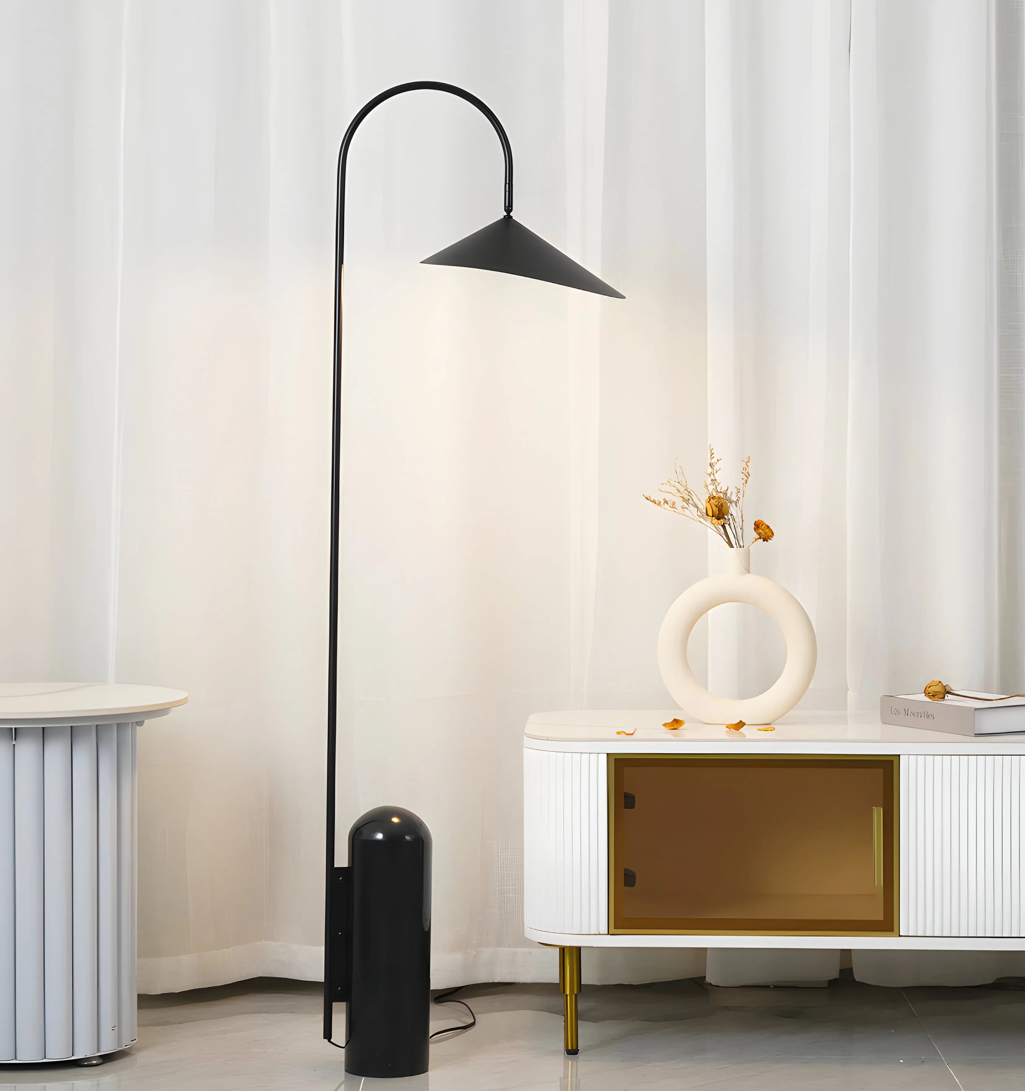 Arum Floor Lamp - NexioPick