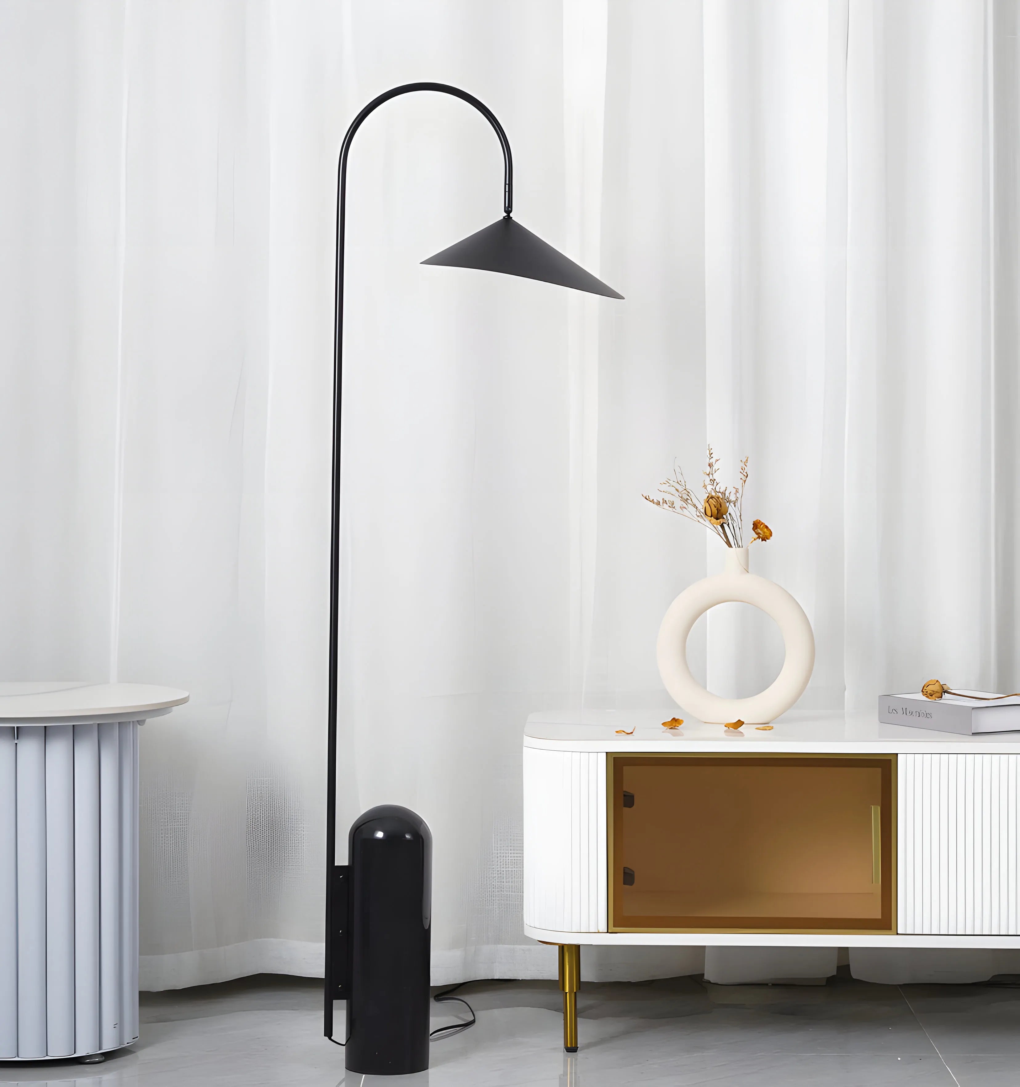Arum Floor Lamp - NexioPick