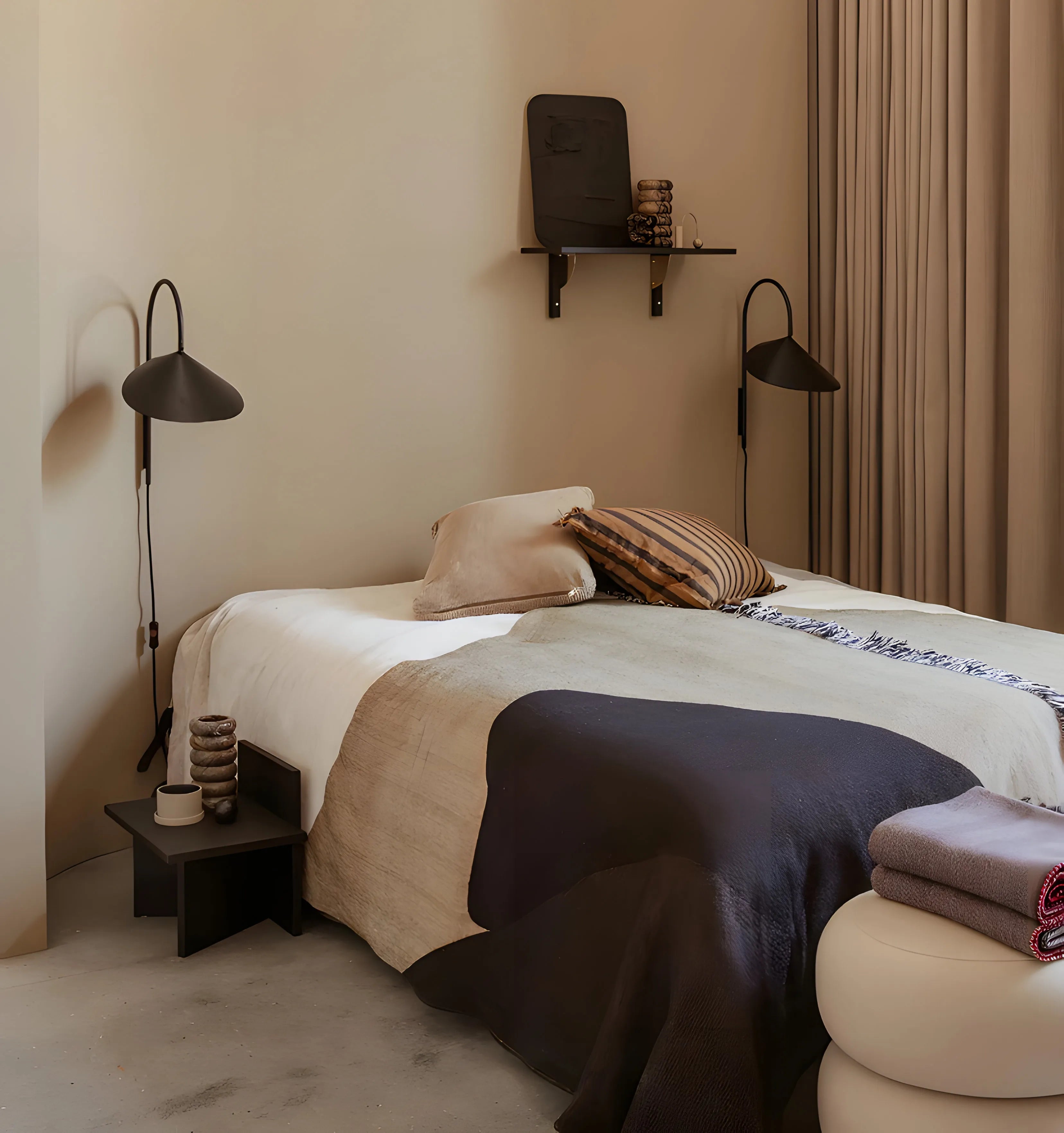 Arum Plug In Wall Lamp - NexioPick