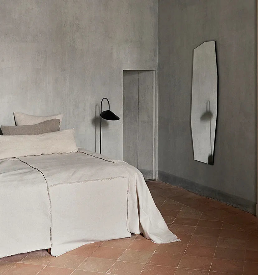 Arum Plug In Wall Lamp - NexioPick