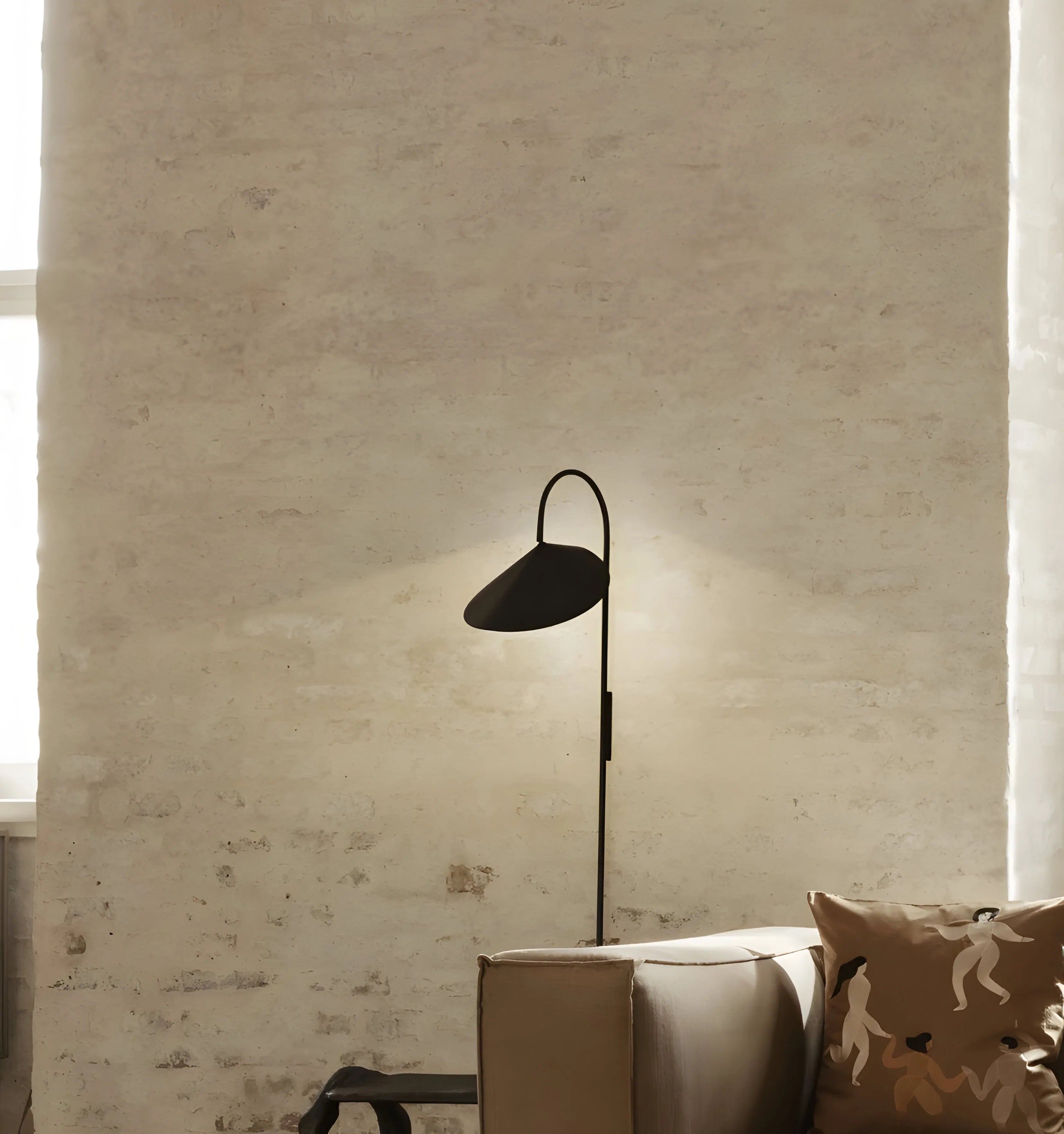 Arum Plug In Wall Lamp - NexioPick
