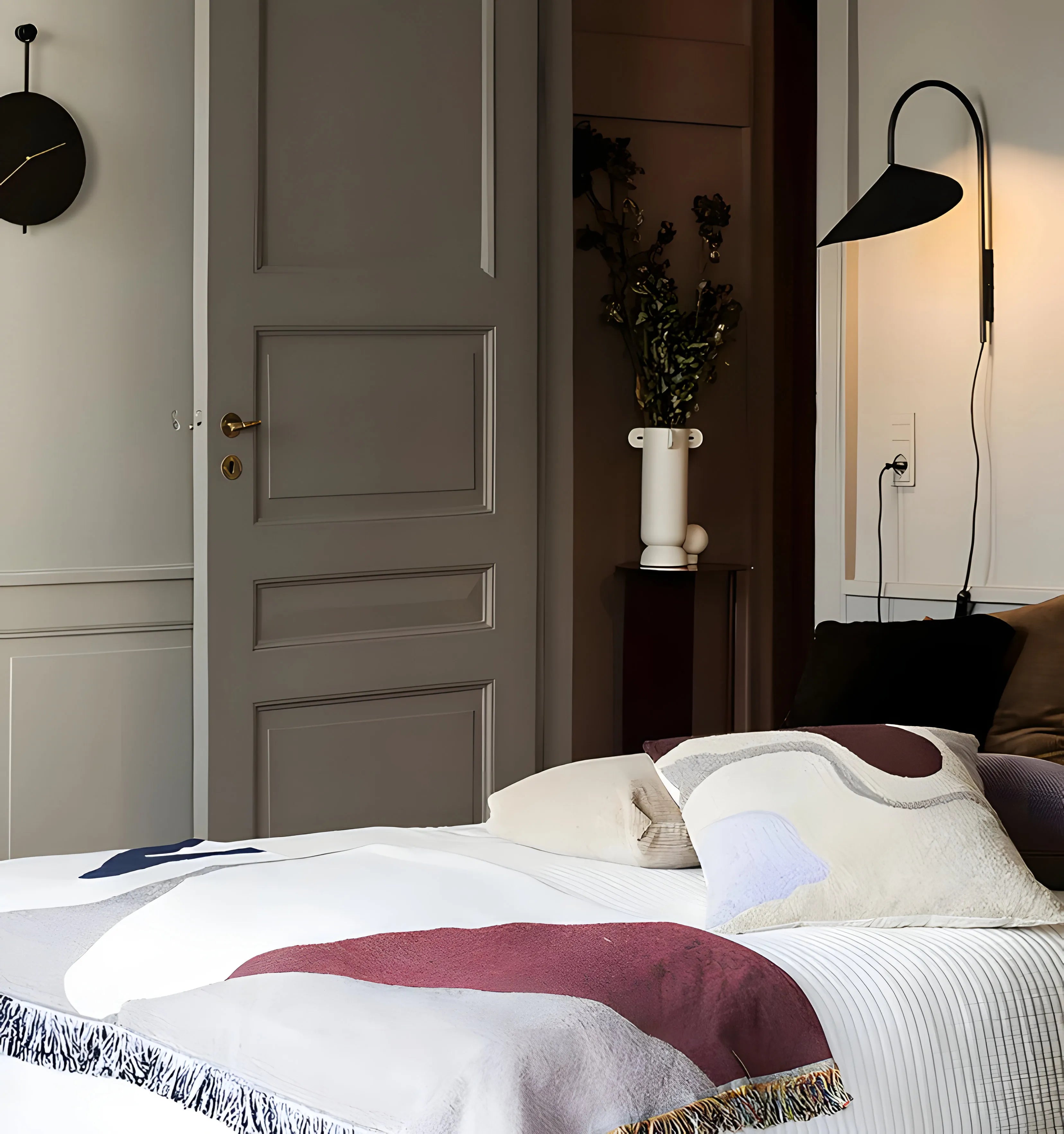 Arum Plug In Wall Lamp - NexioPick