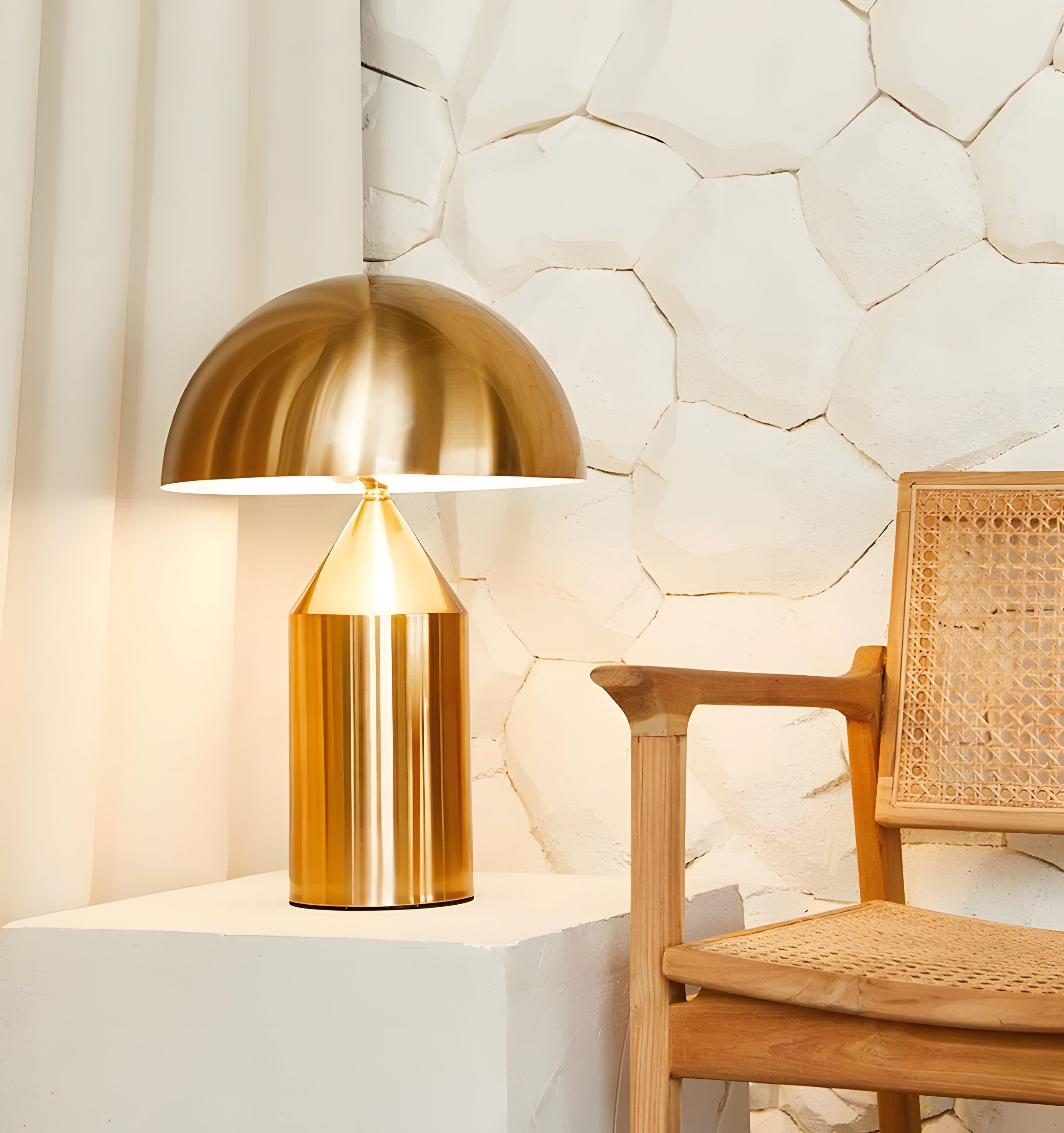 Atollo Table Lamp - NexioPick