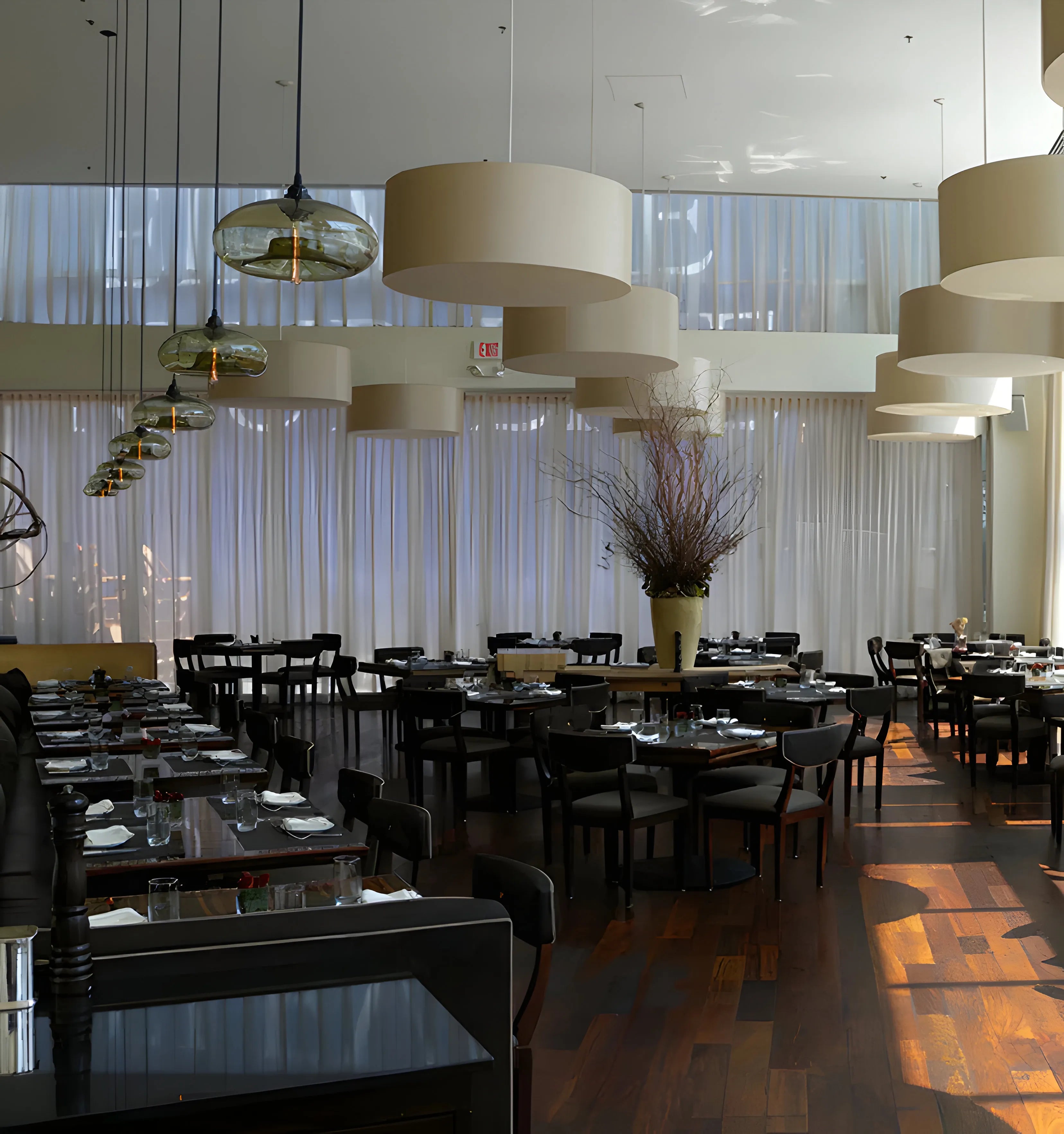 Bella Glass Pendant Lamp - NexioPick