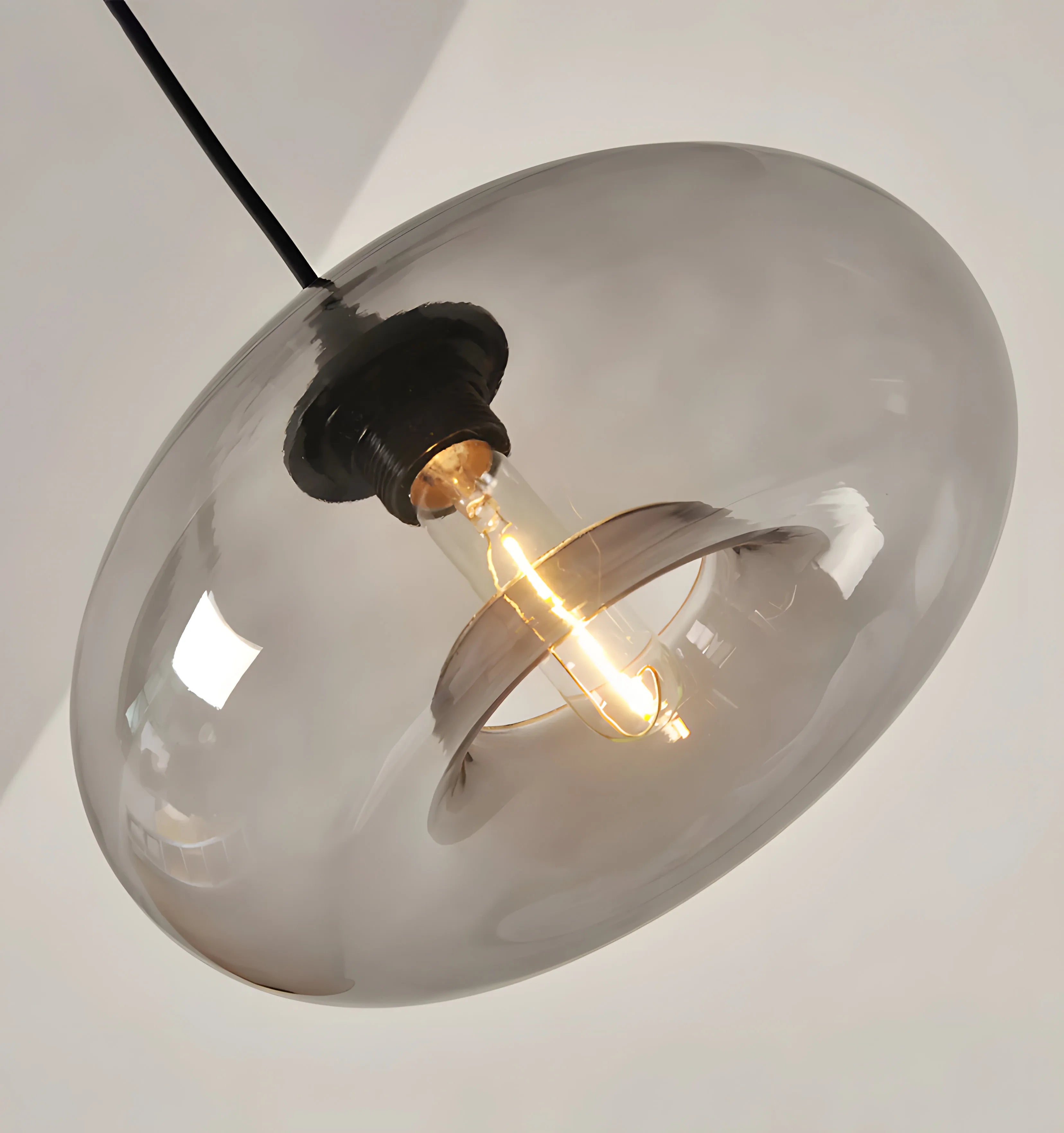 Bella Glass Pendant Lamp - NexioPick