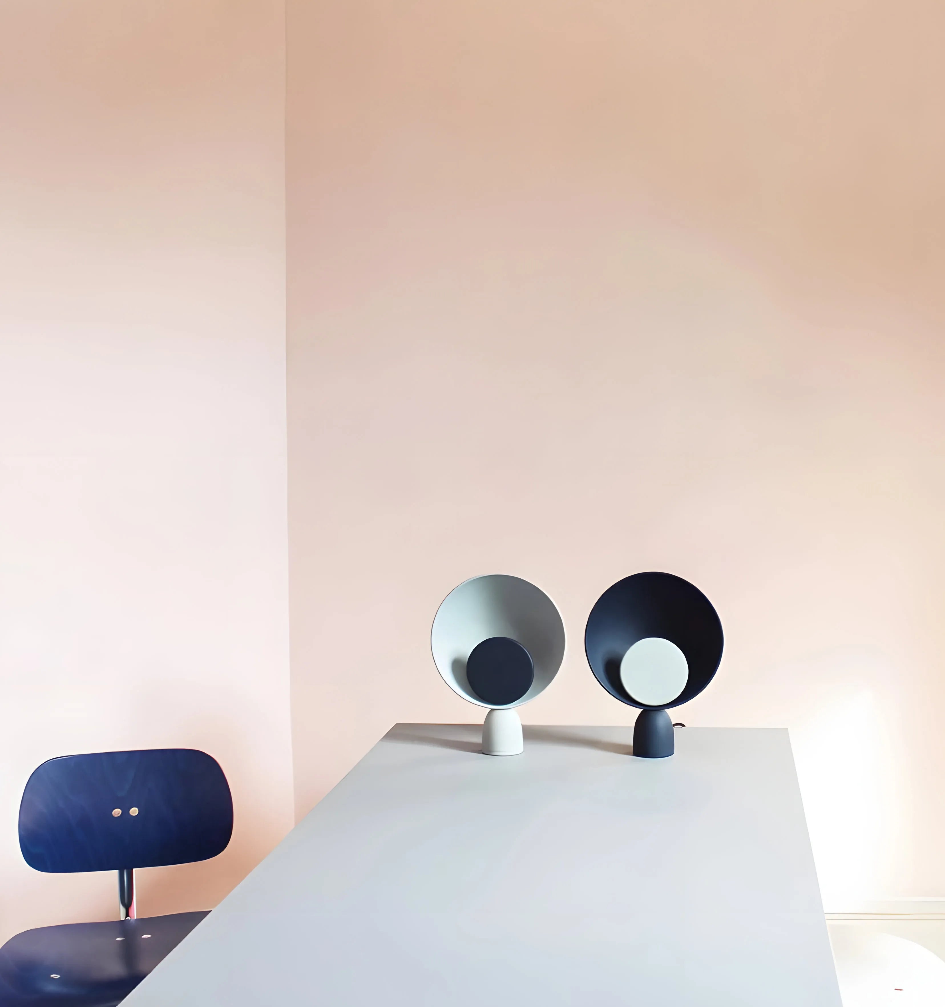 Blooper Table Lamp - NexioPick