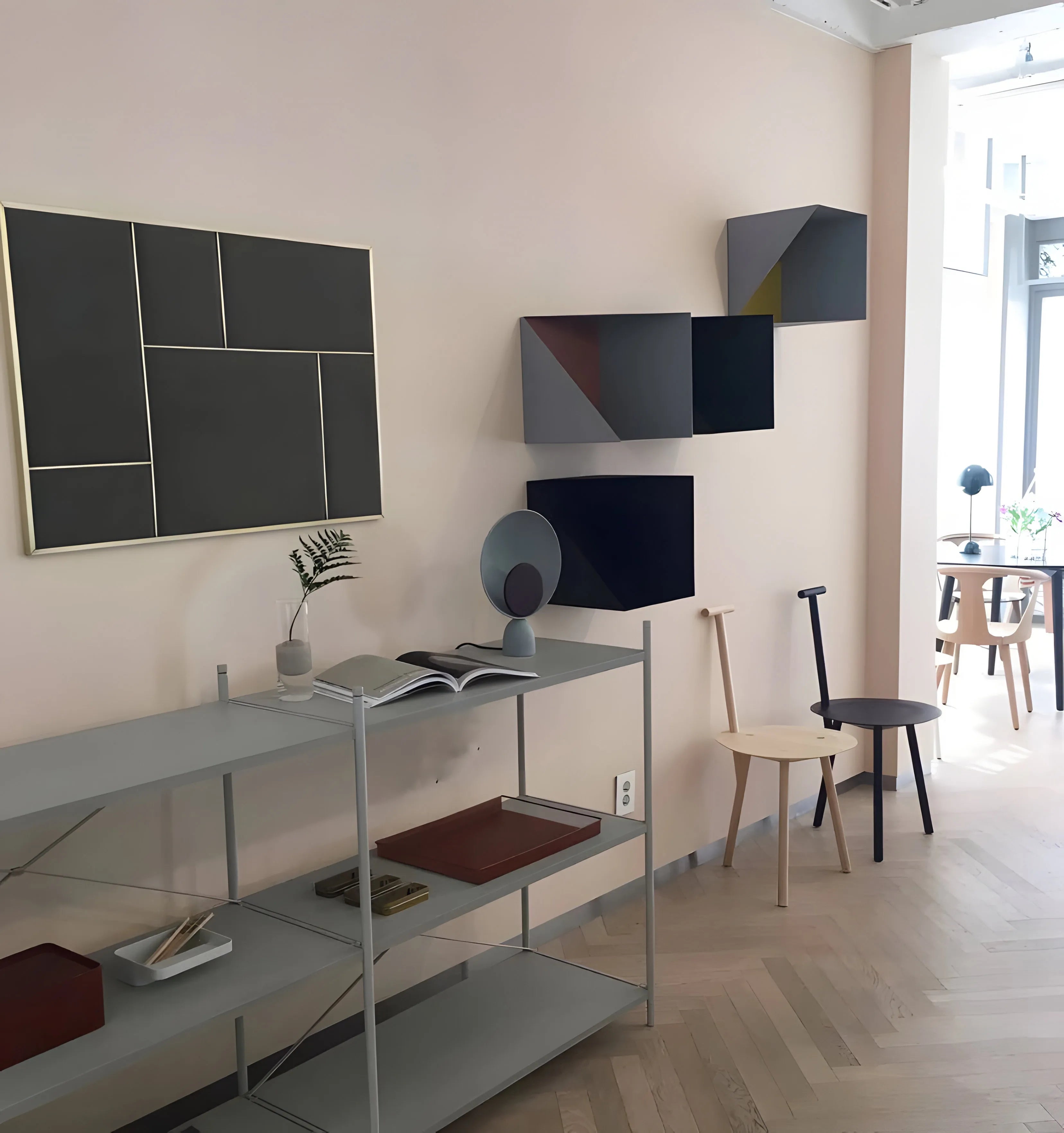 Blooper Table Lamp - NexioPick