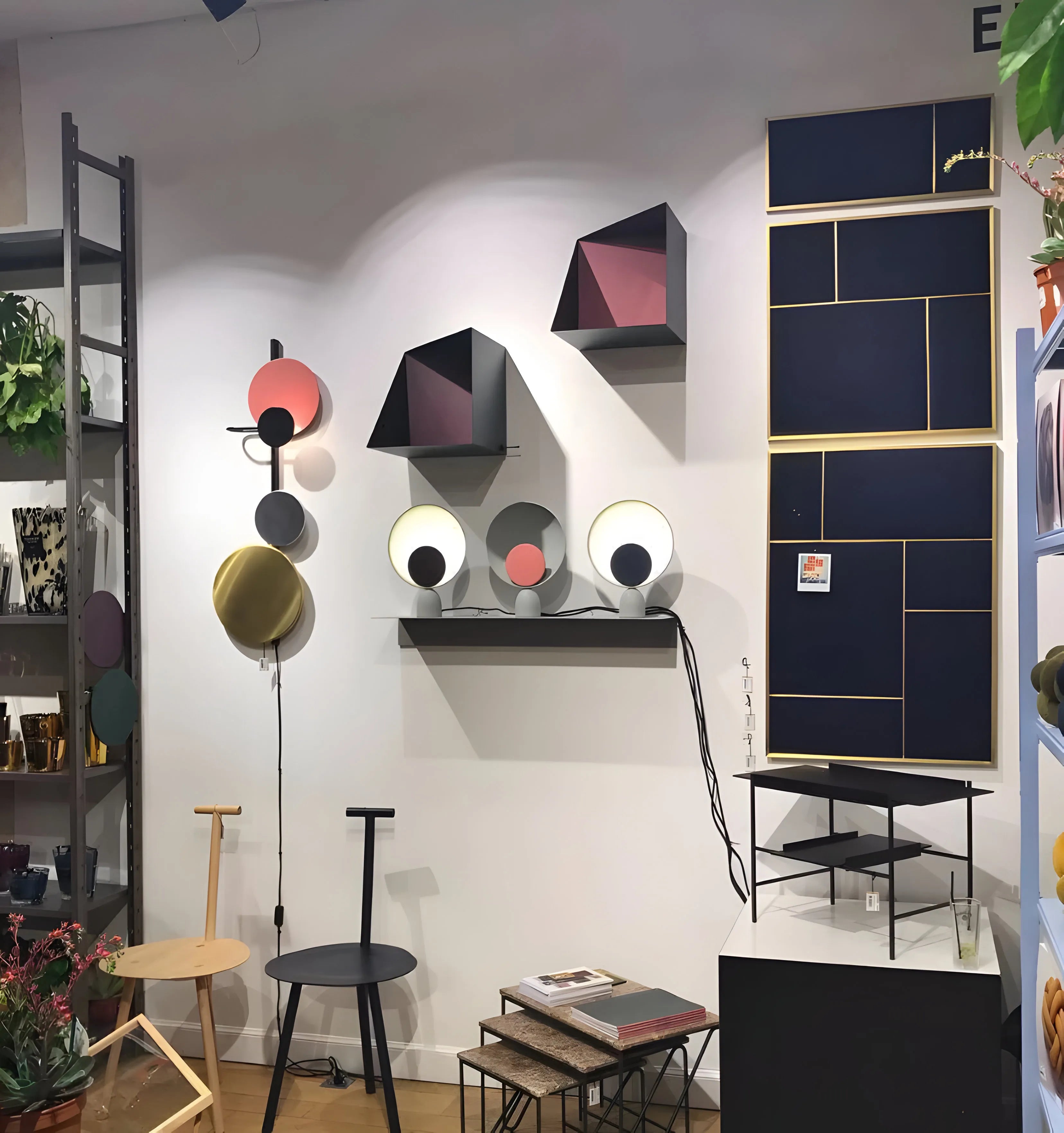 Blooper Table Lamp - NexioPick