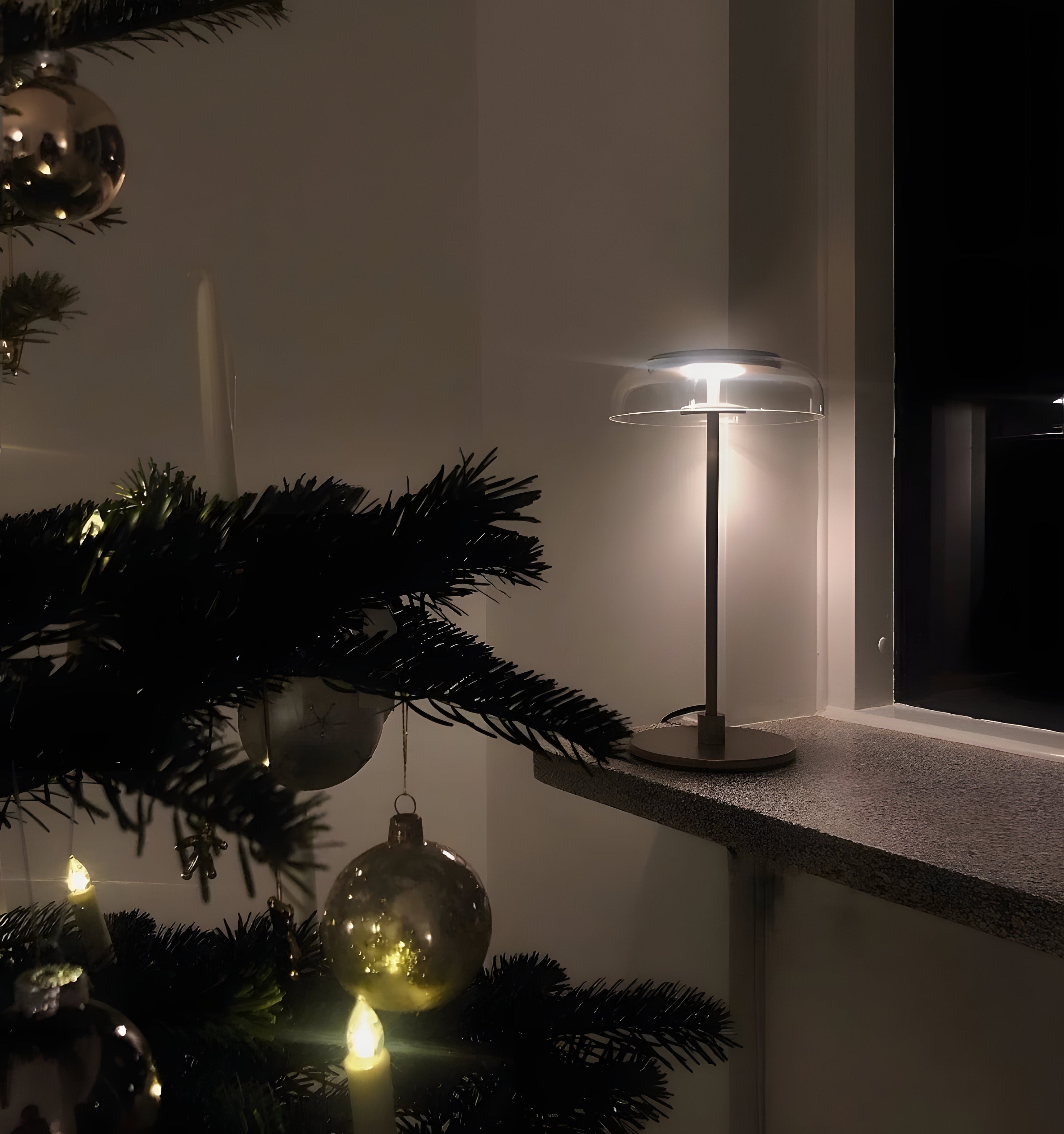 Blossi Table Lamp - NexioPick