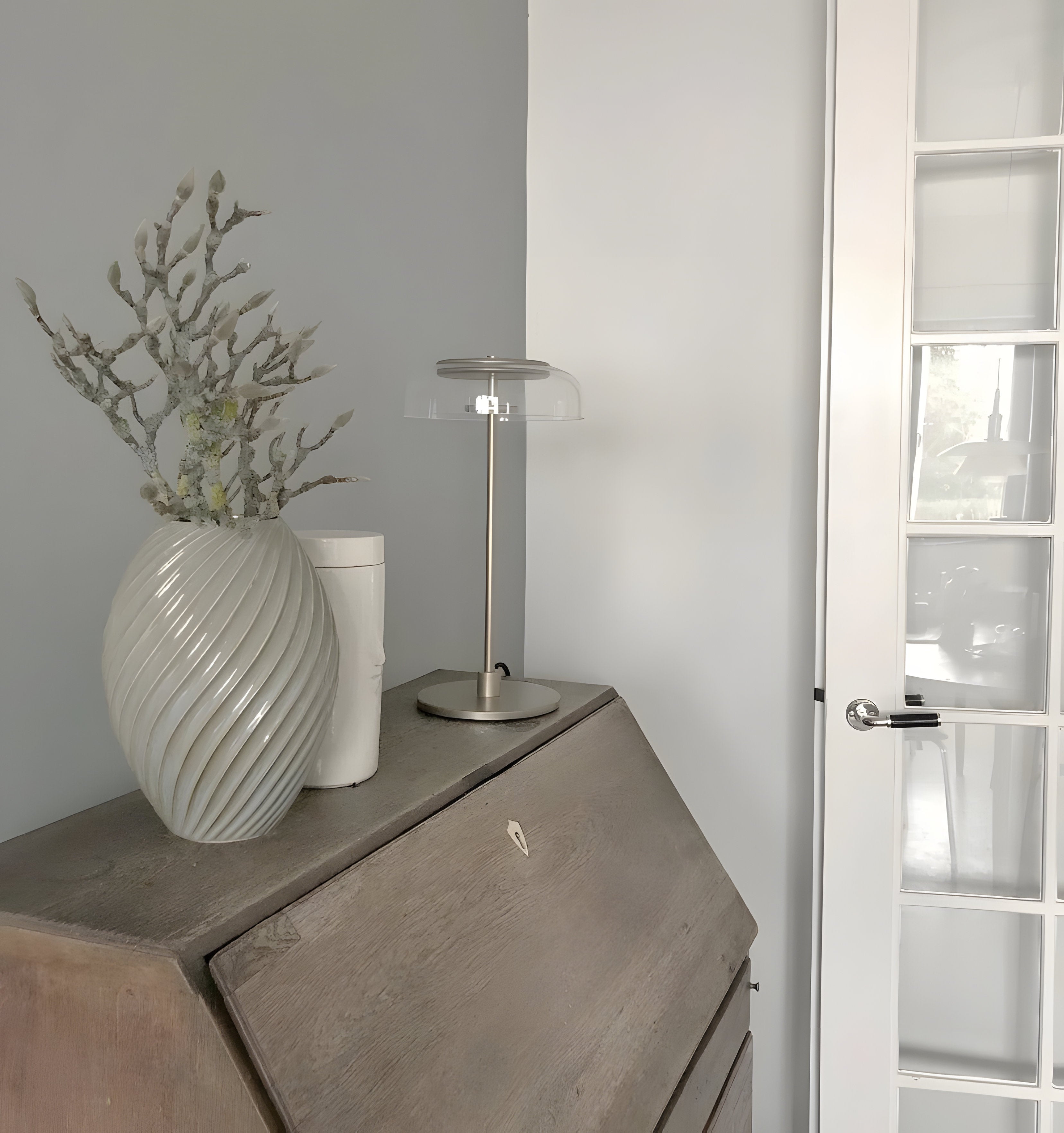 Blossi Table Lamp - NexioPick