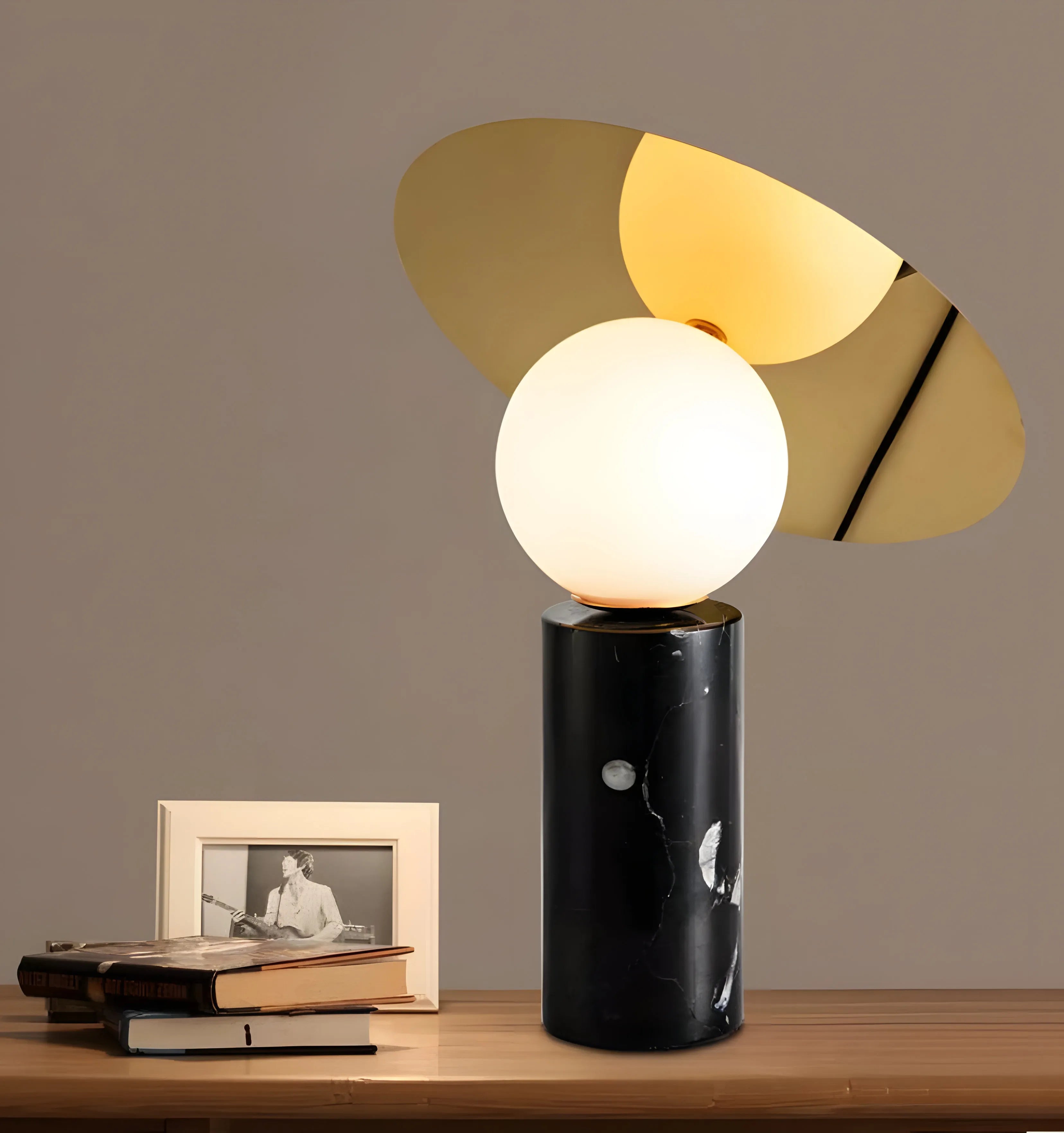 Bola Disc Table Lamp - NexioPick
