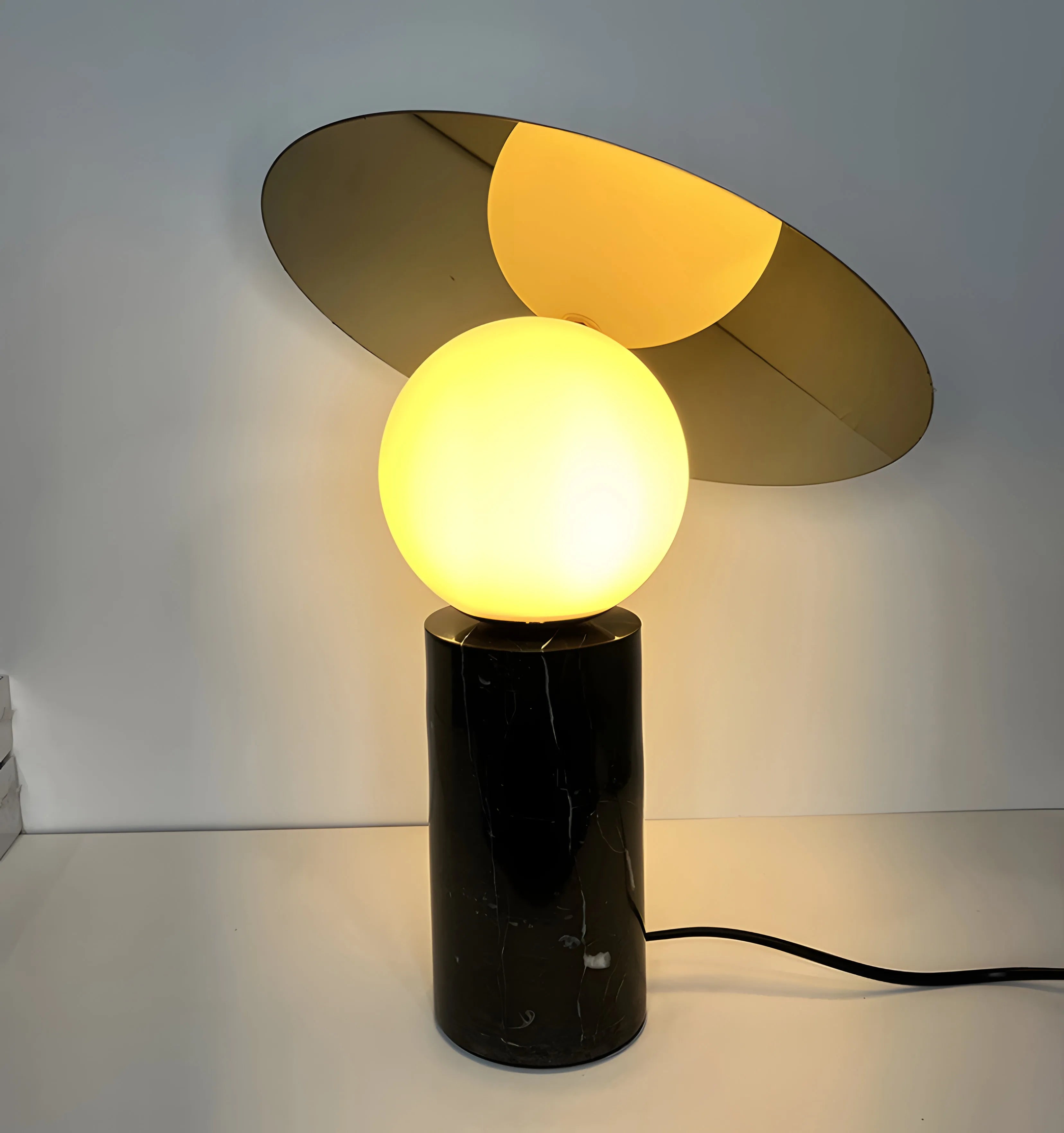 Bola Disc Table Lamp - NexioPick