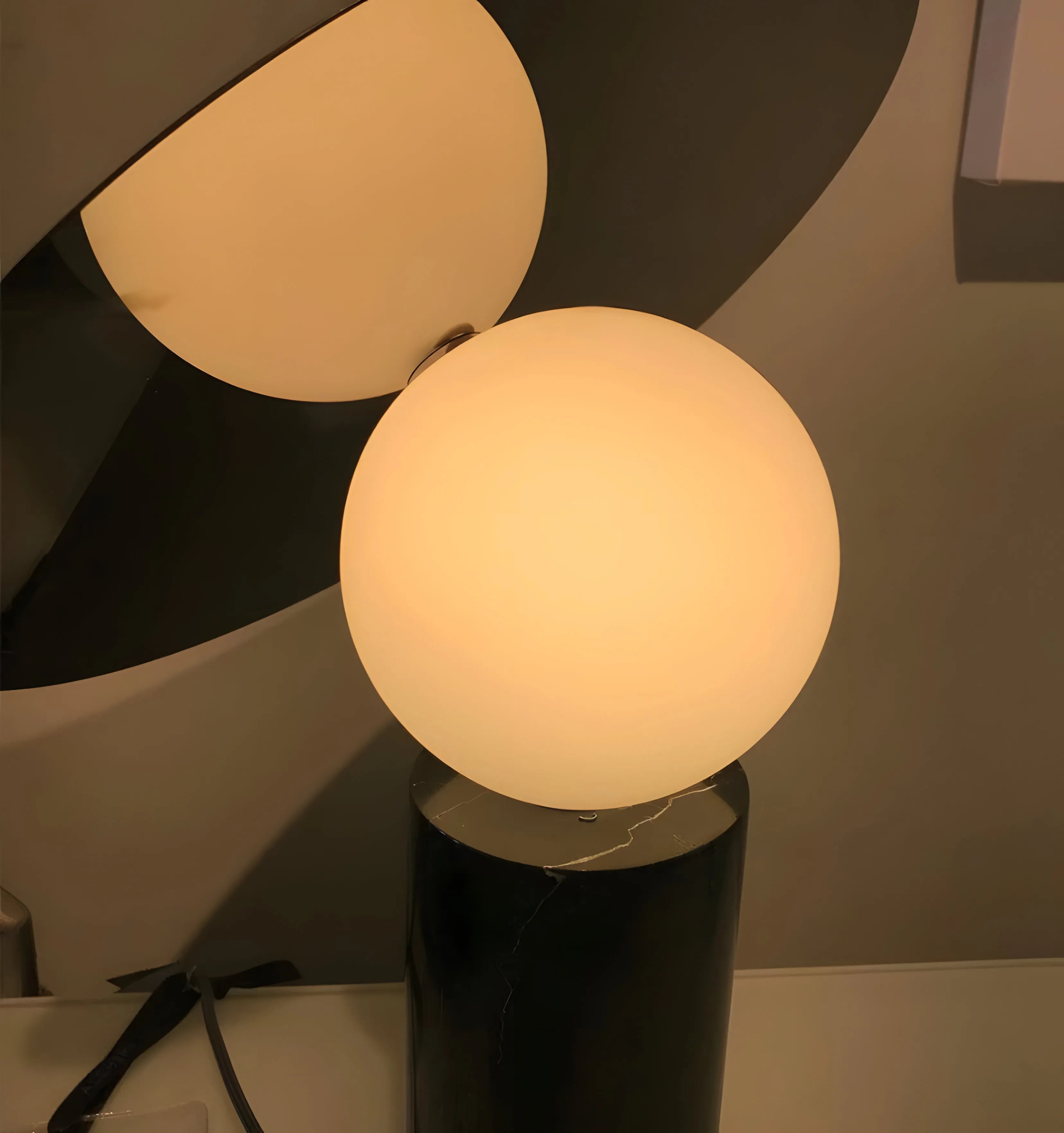Bola Disc Table Lamp - NexioPick