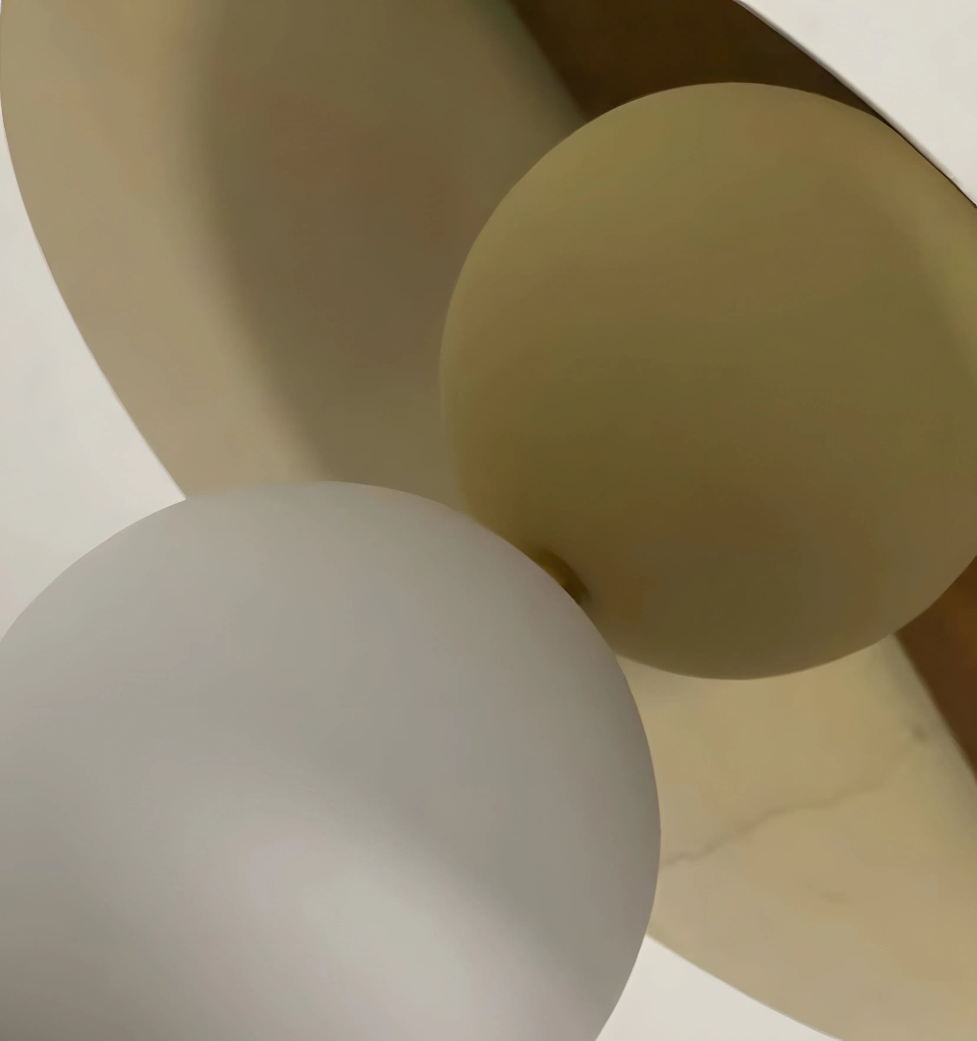 Bola Disc Table Lamp - NexioPick