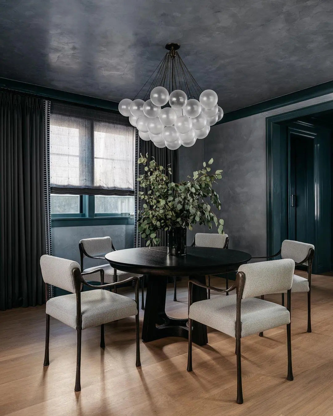 Bubble Chandelier - NexioPick