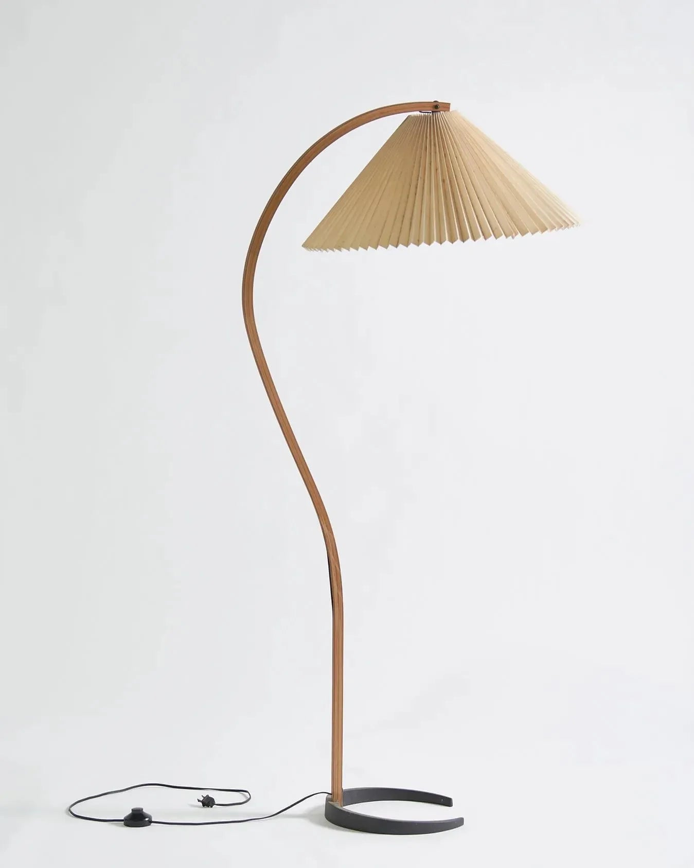 Caprani Floor Lamp - NexioPick