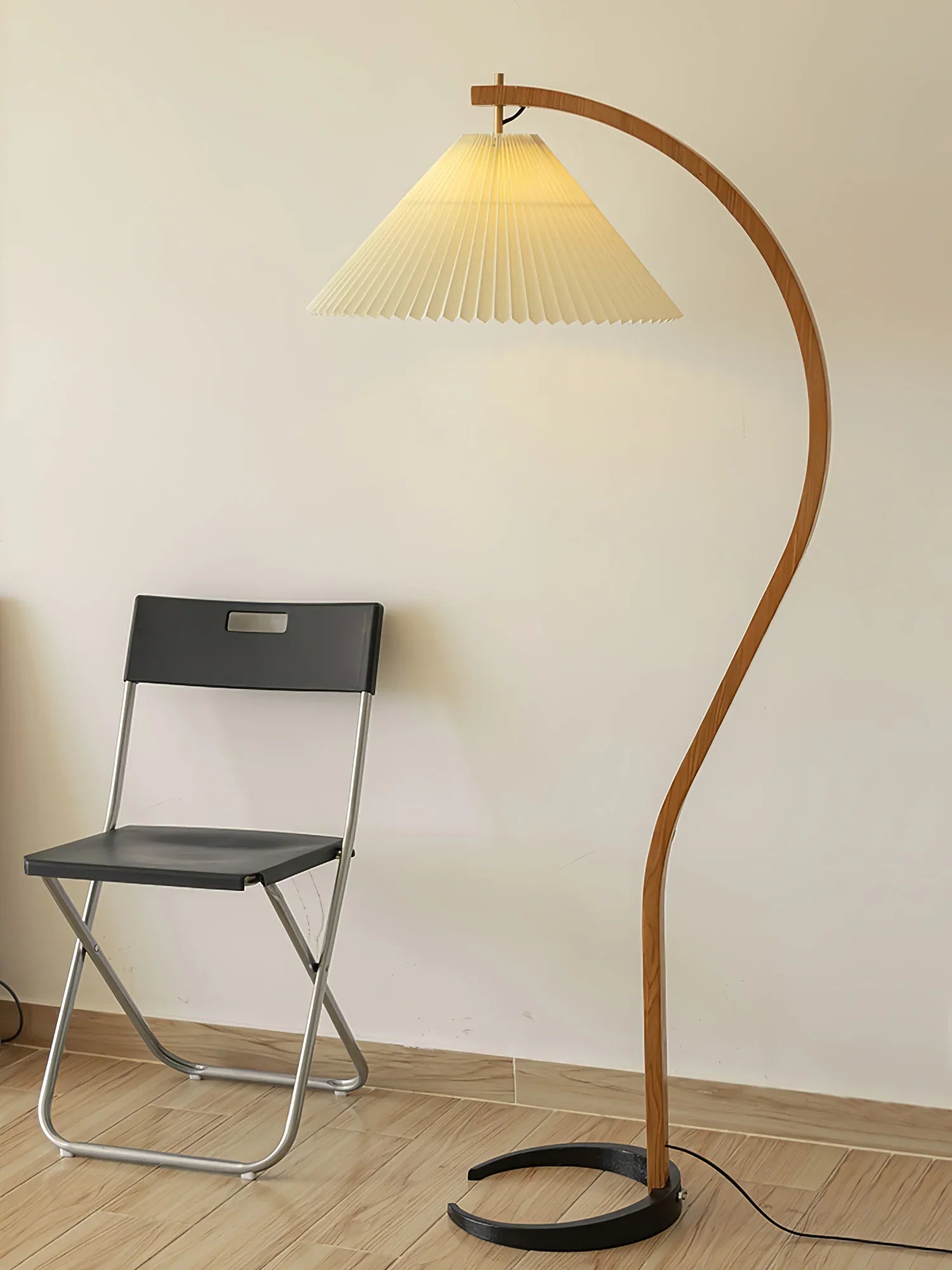 Caprani Floor Lamp - NexioPick