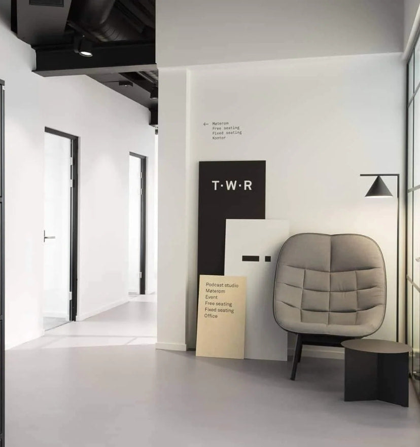 Captain Flint Floor Lamp - NexioPick