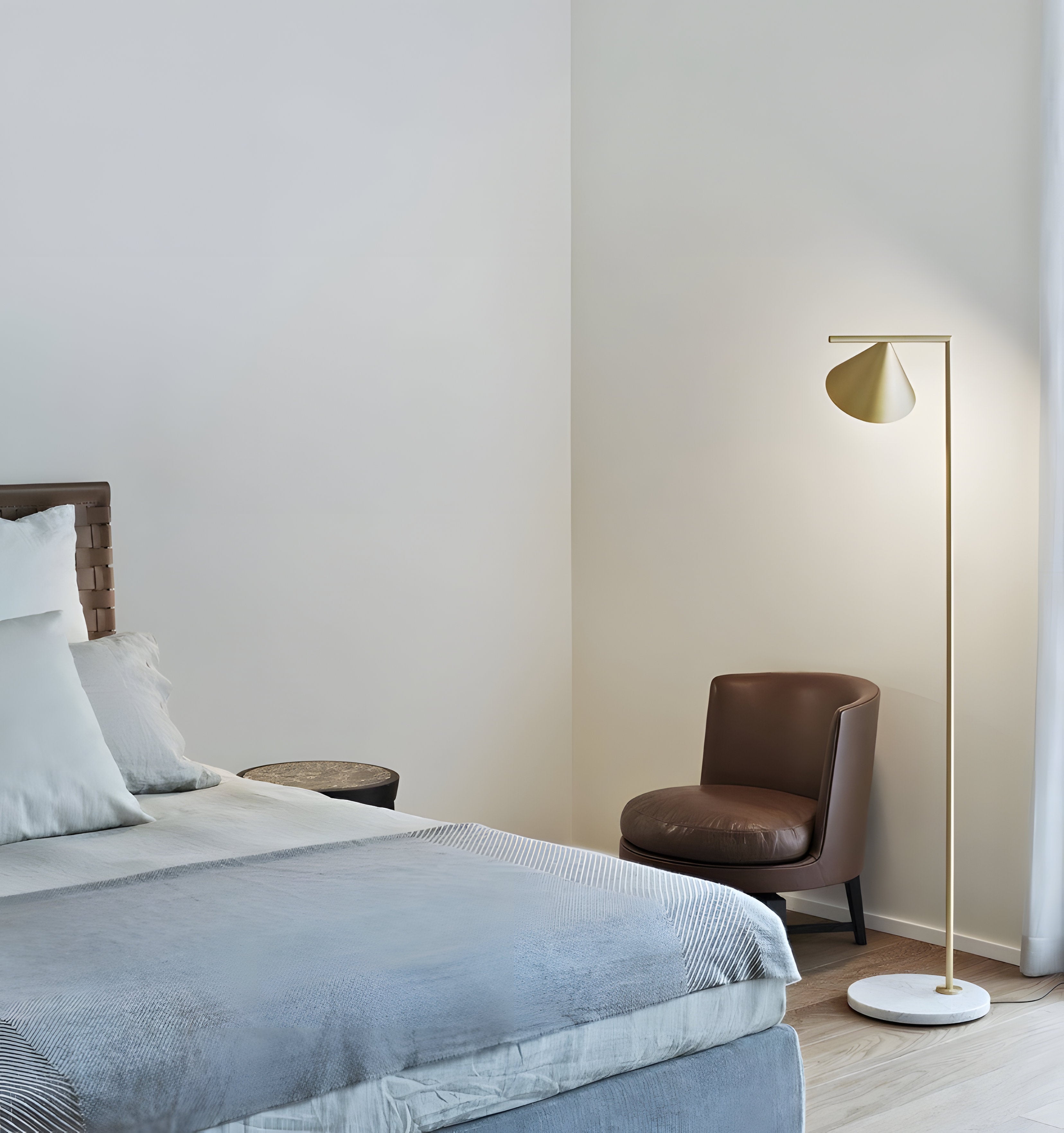 Captain Flint Floor Lamp - NexioPick