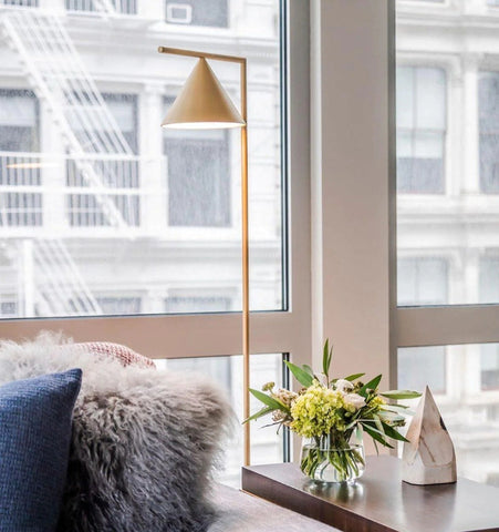 Captain Flint Floor Lamp - NexioPick