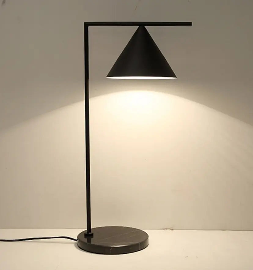 Captain Flint Table Lamp - NexioPick