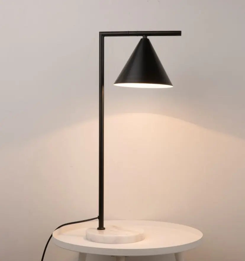 Captain Flint Table Lamp - NexioPick