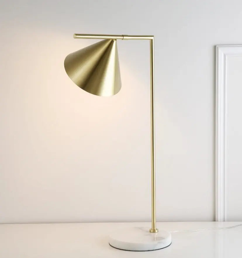 Captain Flint Table Lamp - NexioPick