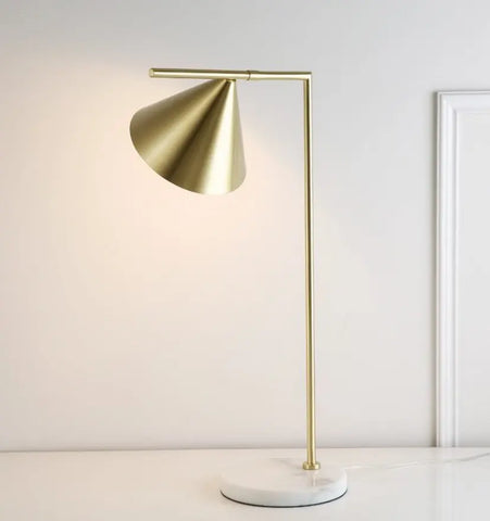 Captain Flint Table Lamp - NexioPick