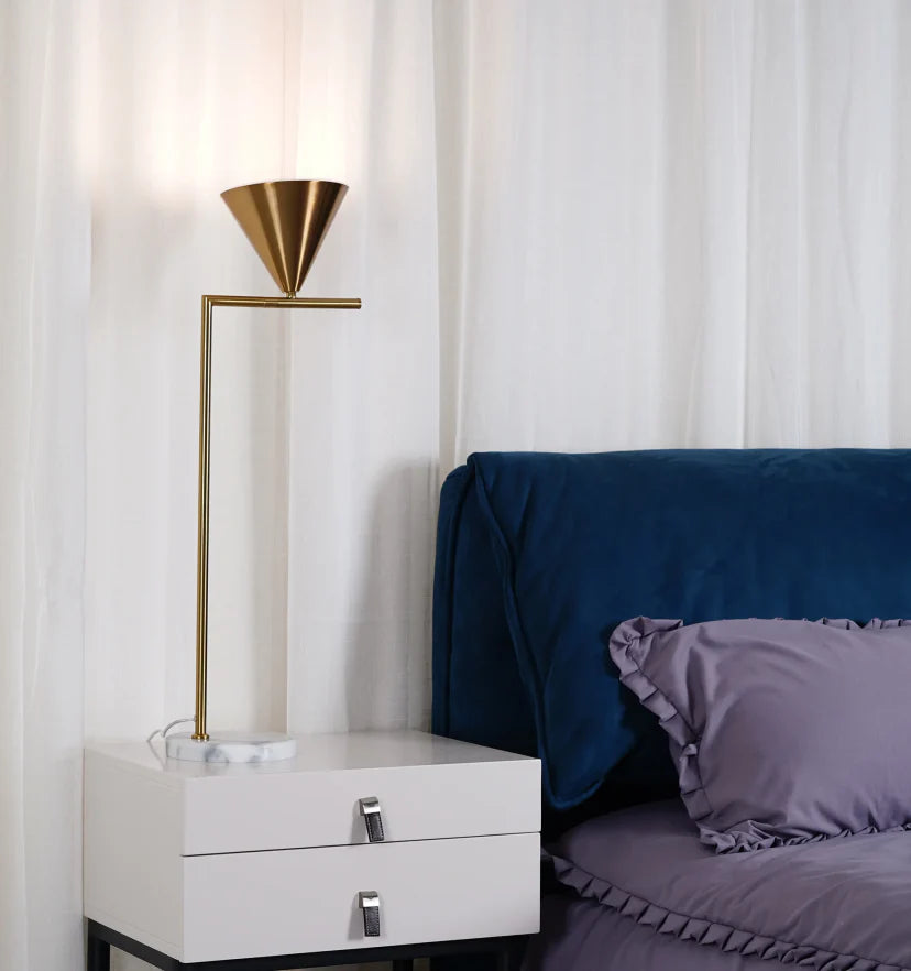 Captain Flint Table Lamp - NexioPick