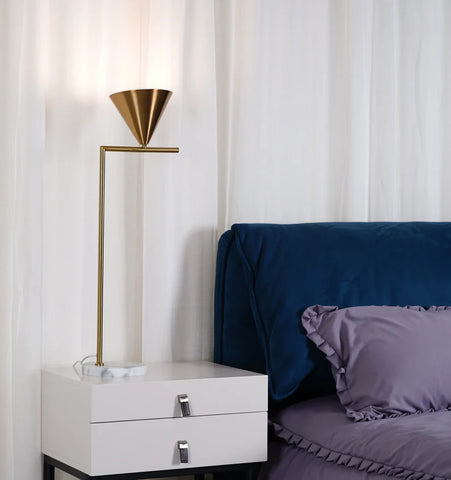 Captain Flint Table Lamp - NexioPick