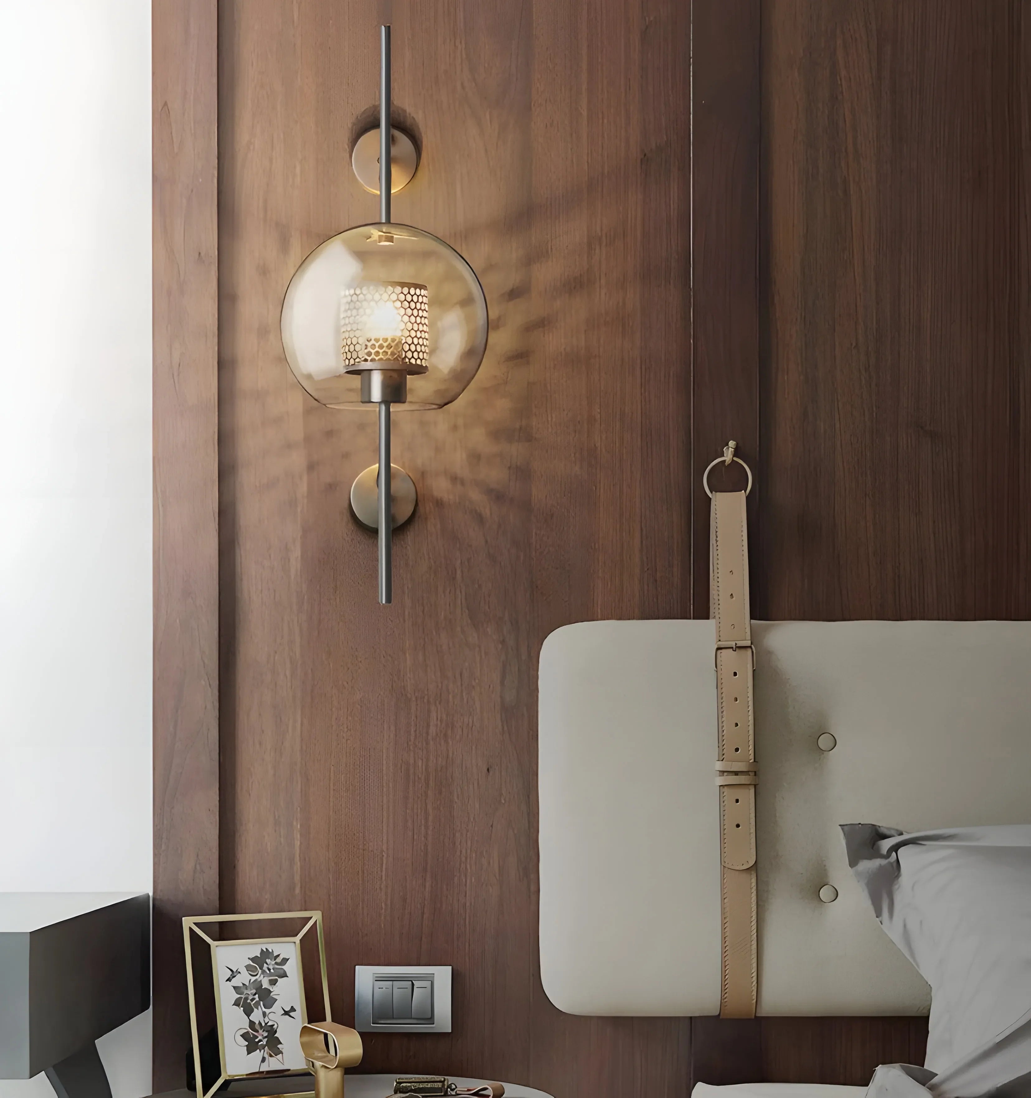 Chiswick Glass Wall Light - NexioPick