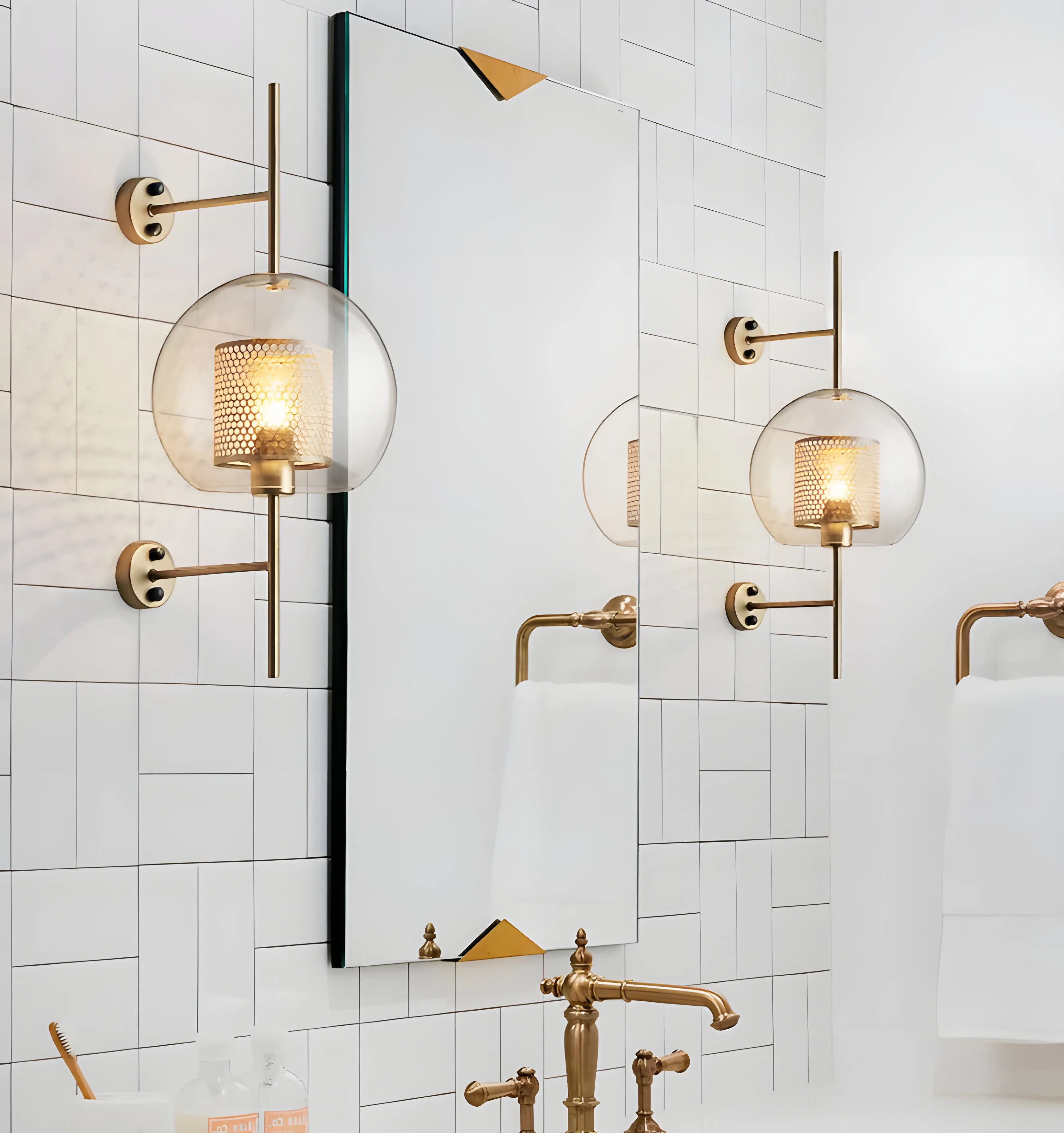 Chiswick Glass Wall Light - NexioPick