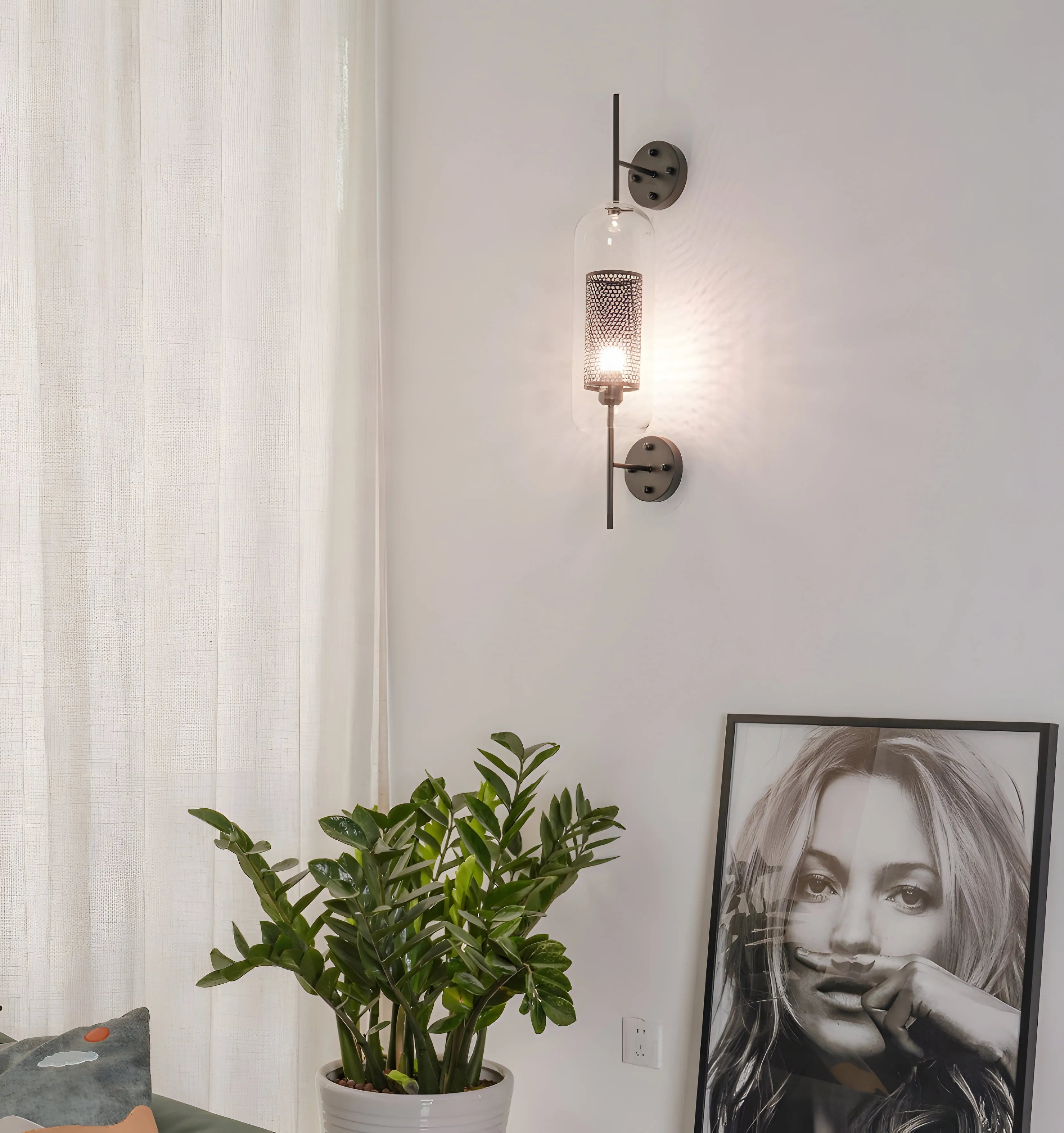 Chiswick Glass Wall Light - NexioPick