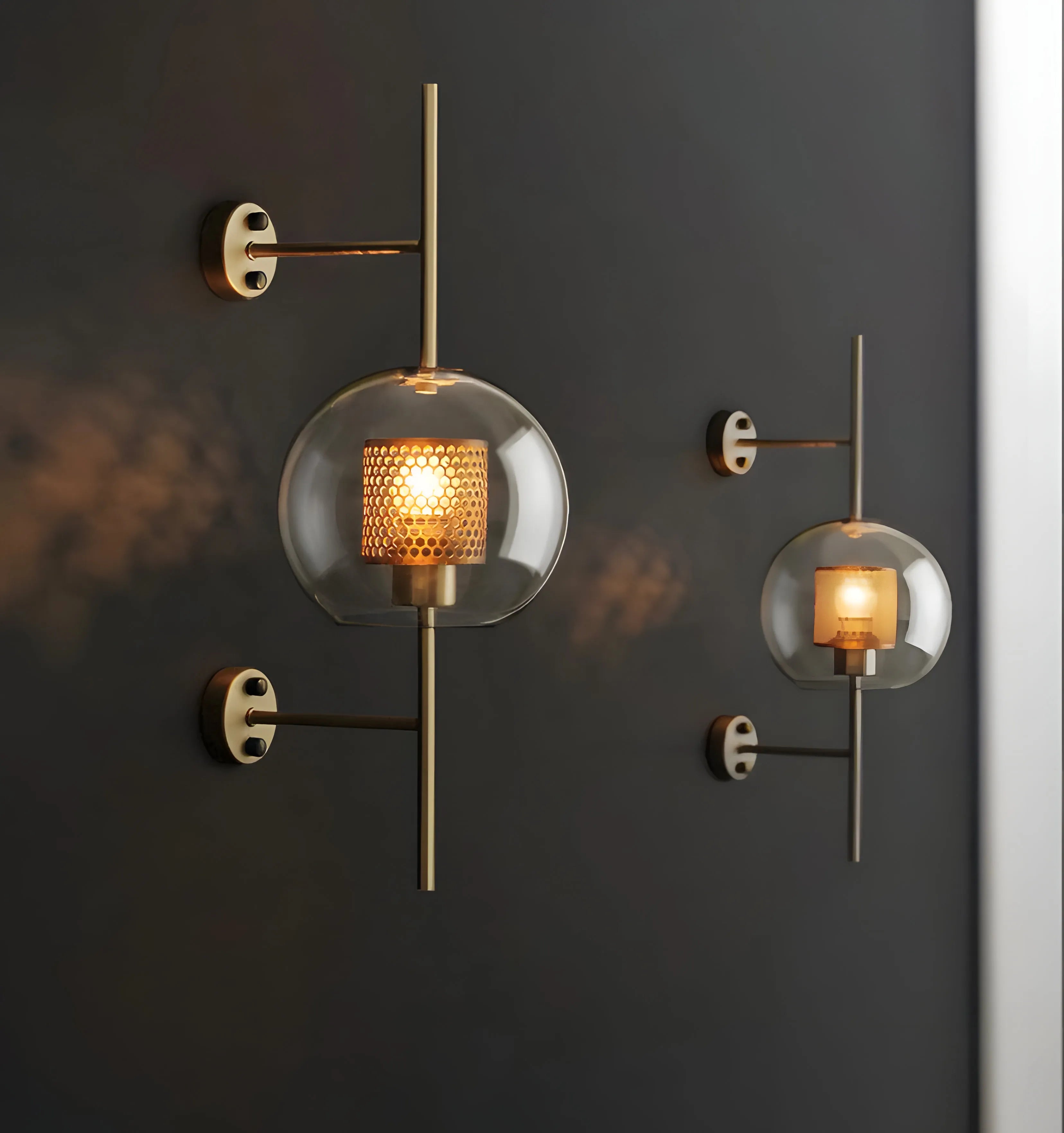 Chiswick Glass Wall Light - NexioPick