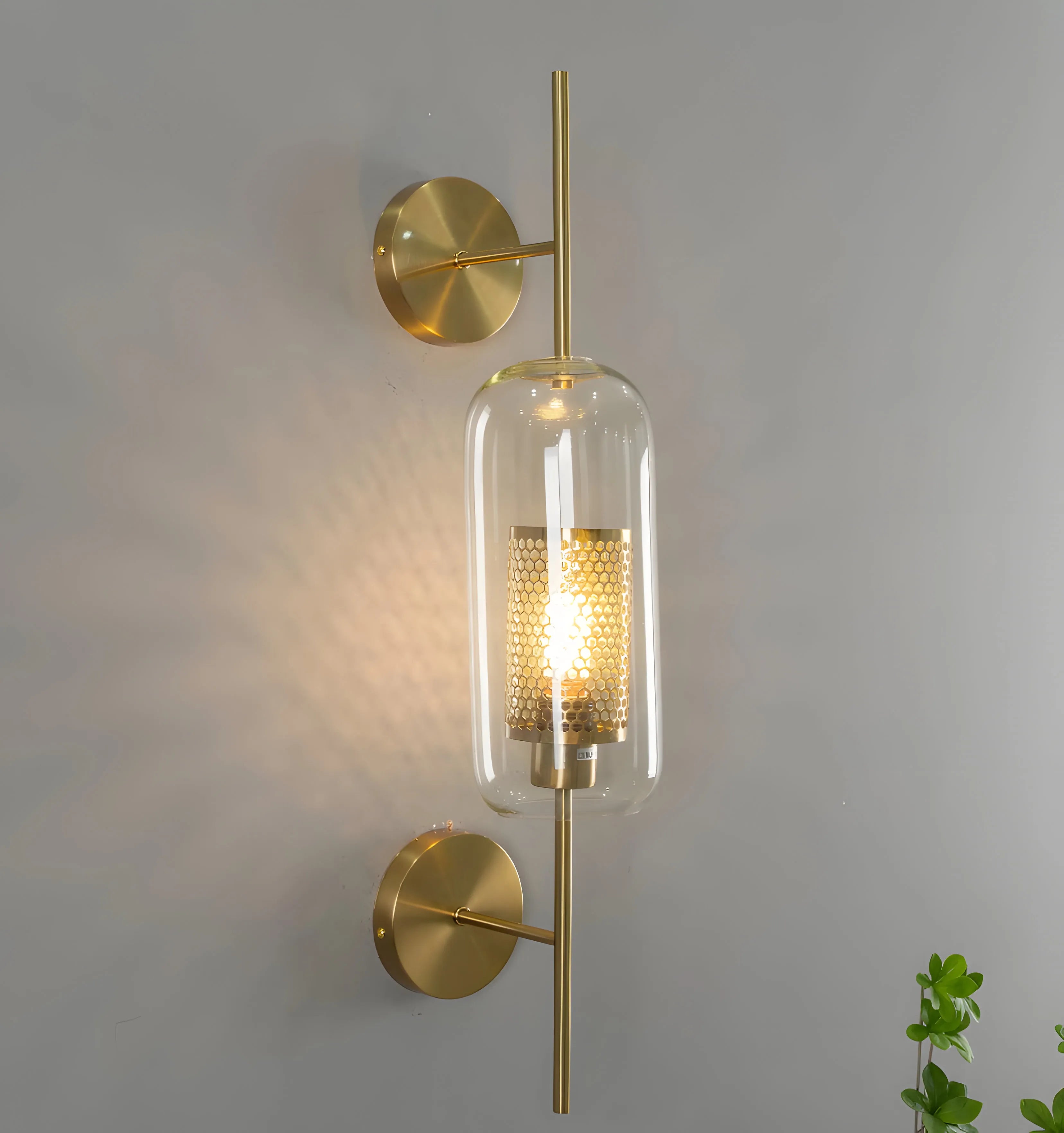 Chiswick Glass Wall Light - NexioPick