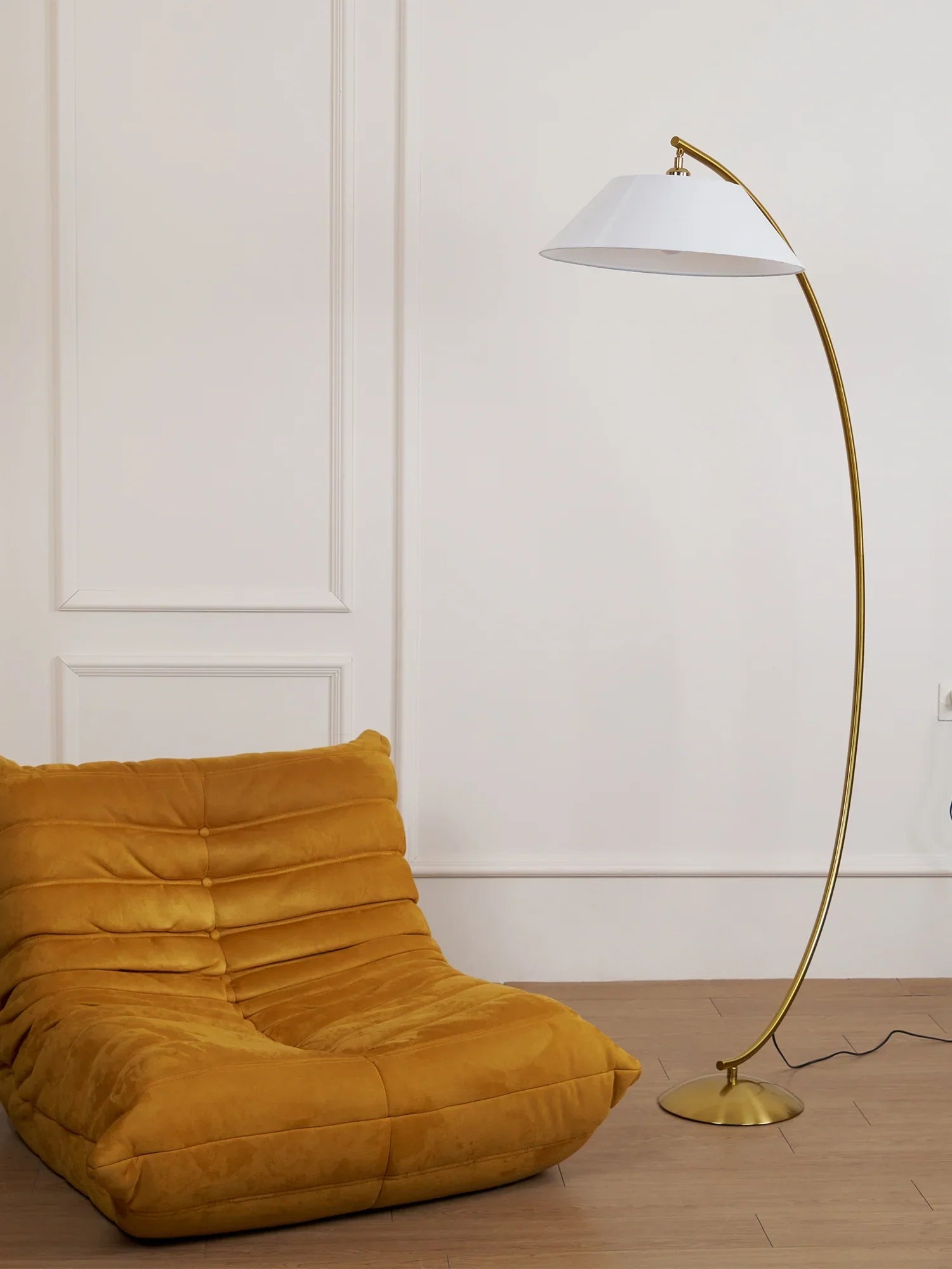 Circo Floor Lamp - NexioPick