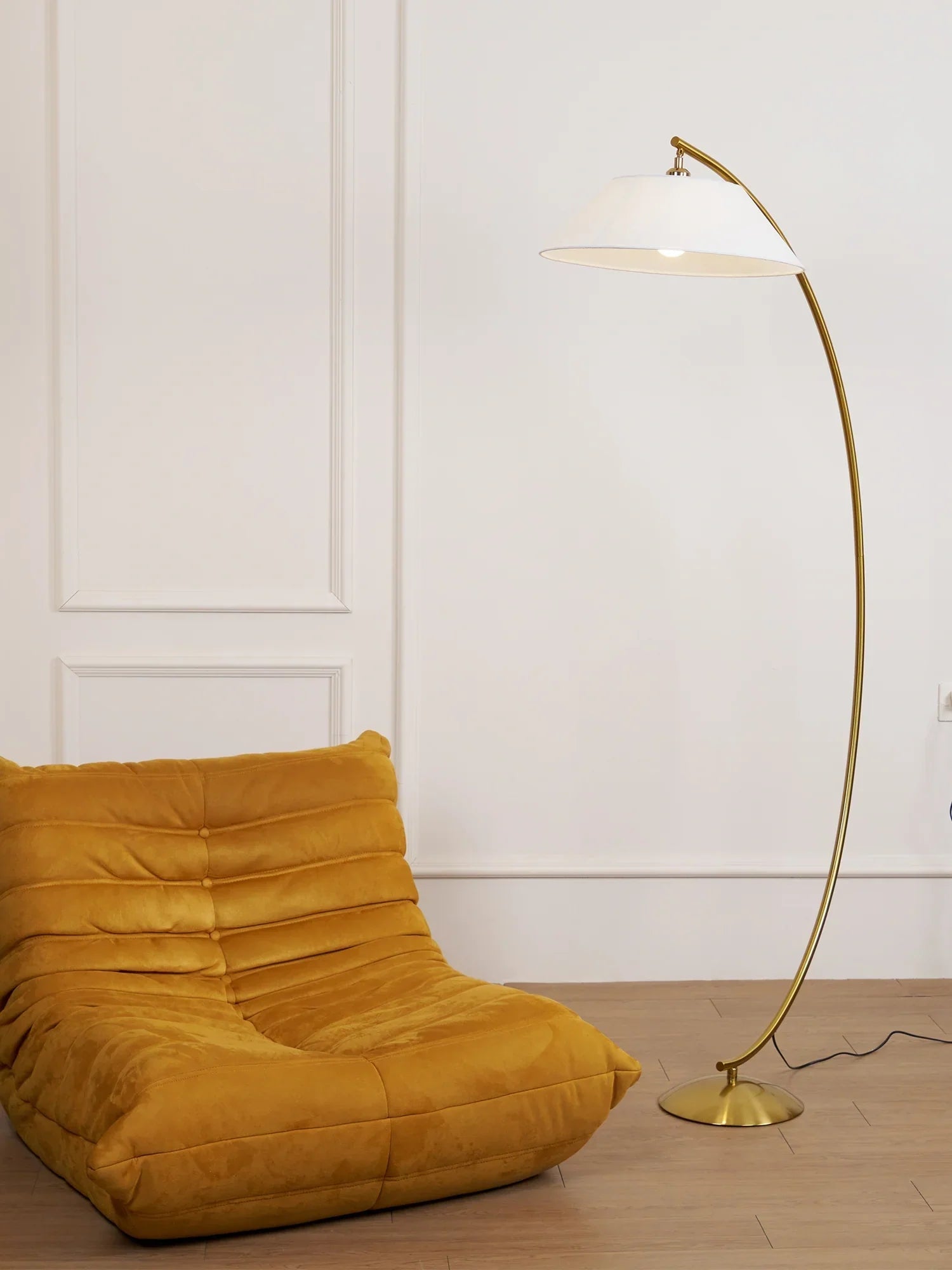 Circo Floor Lamp - NexioPick