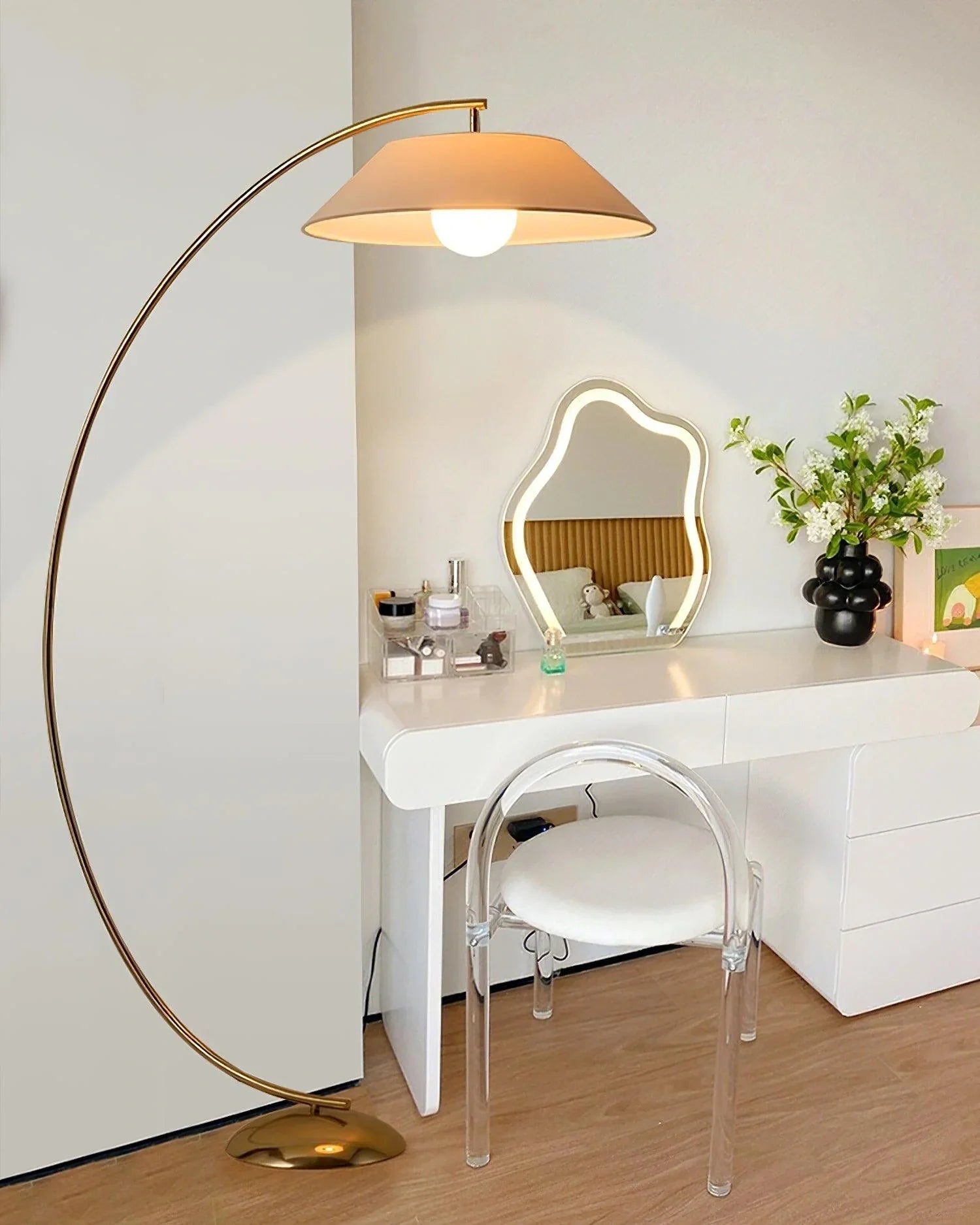 Circo Floor Lamp - NexioPick