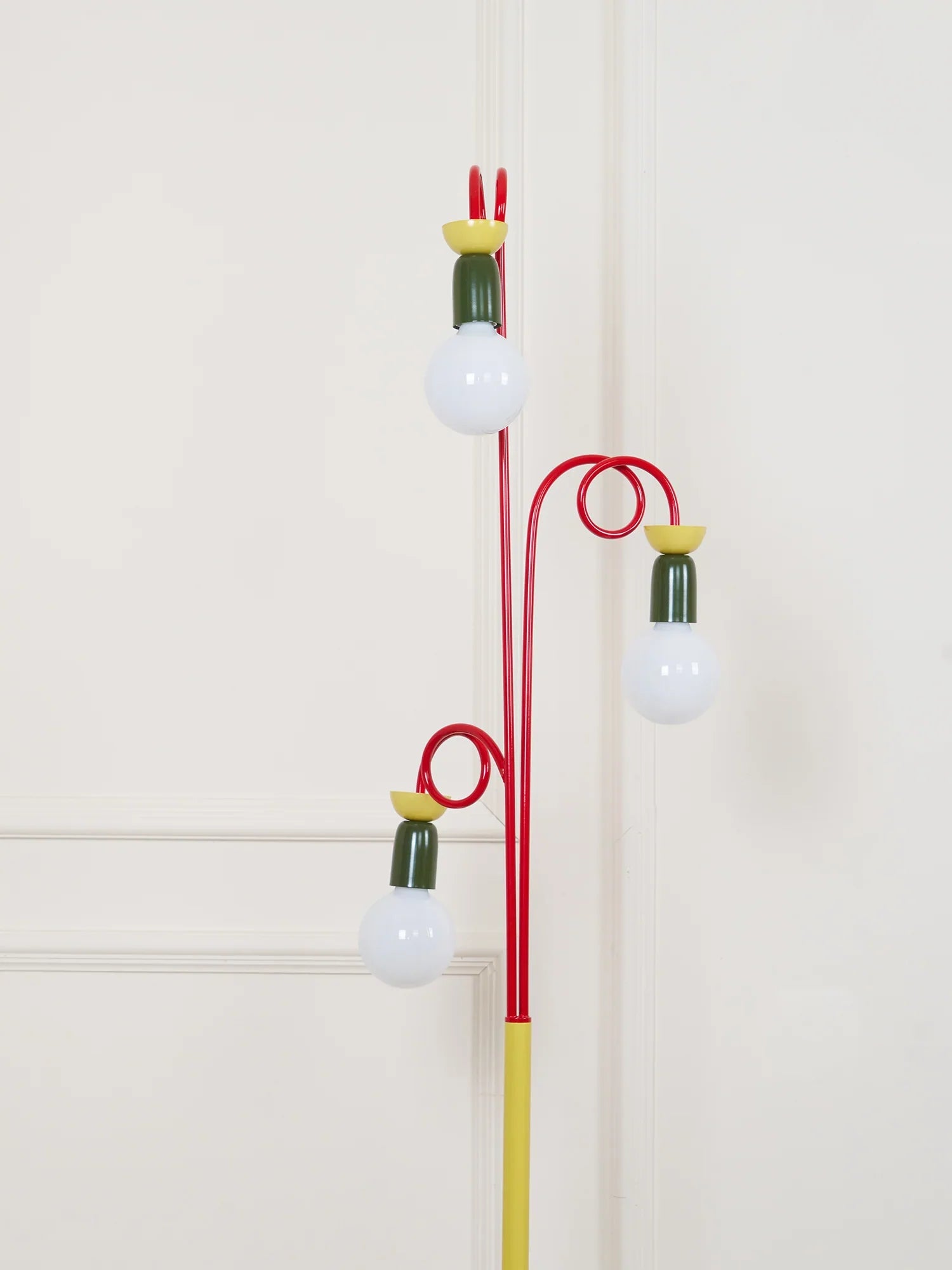 Circulo Play Floor Lamp - NexioPick