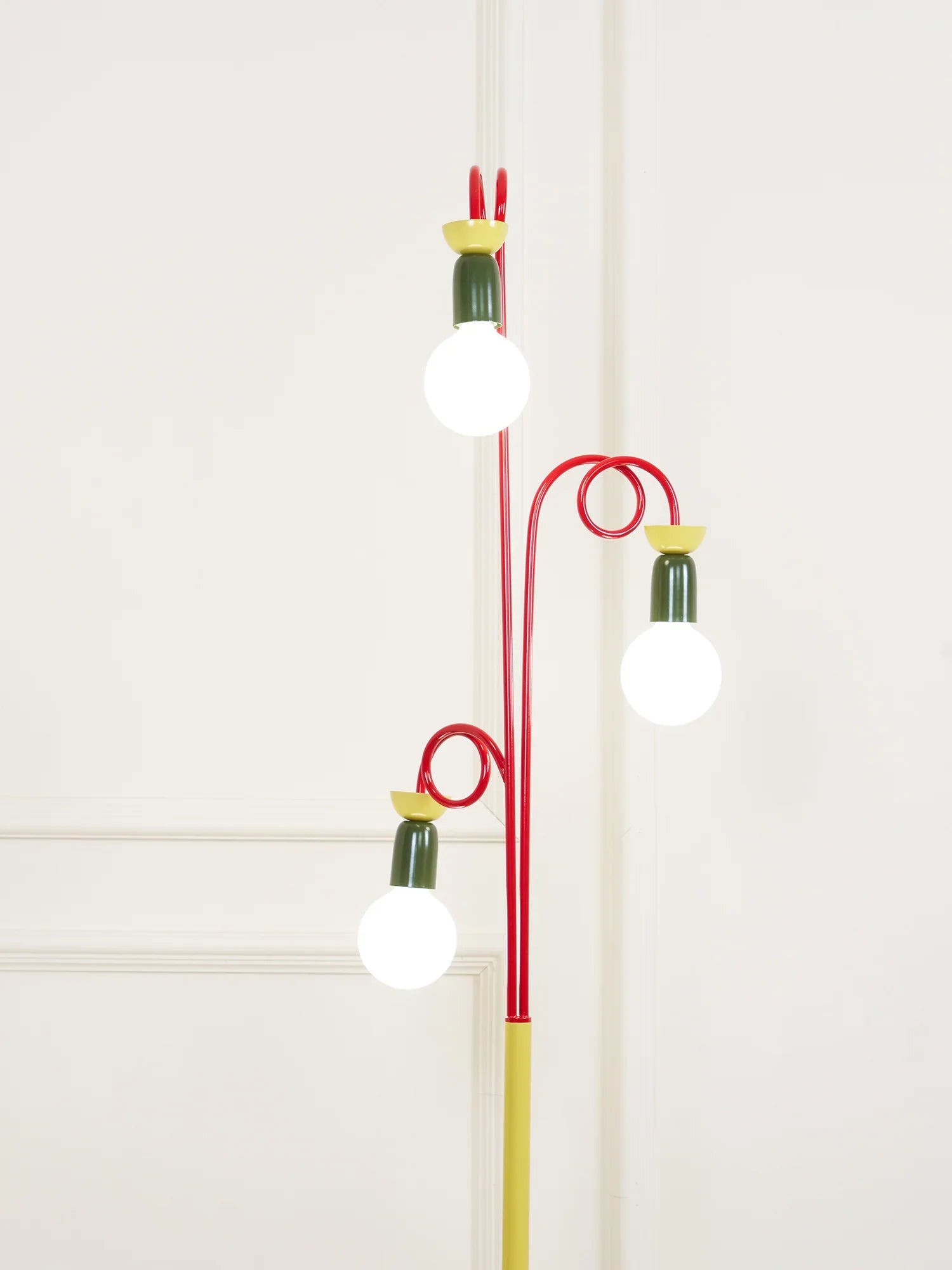 Circulo Play Floor Lamp - NexioPick