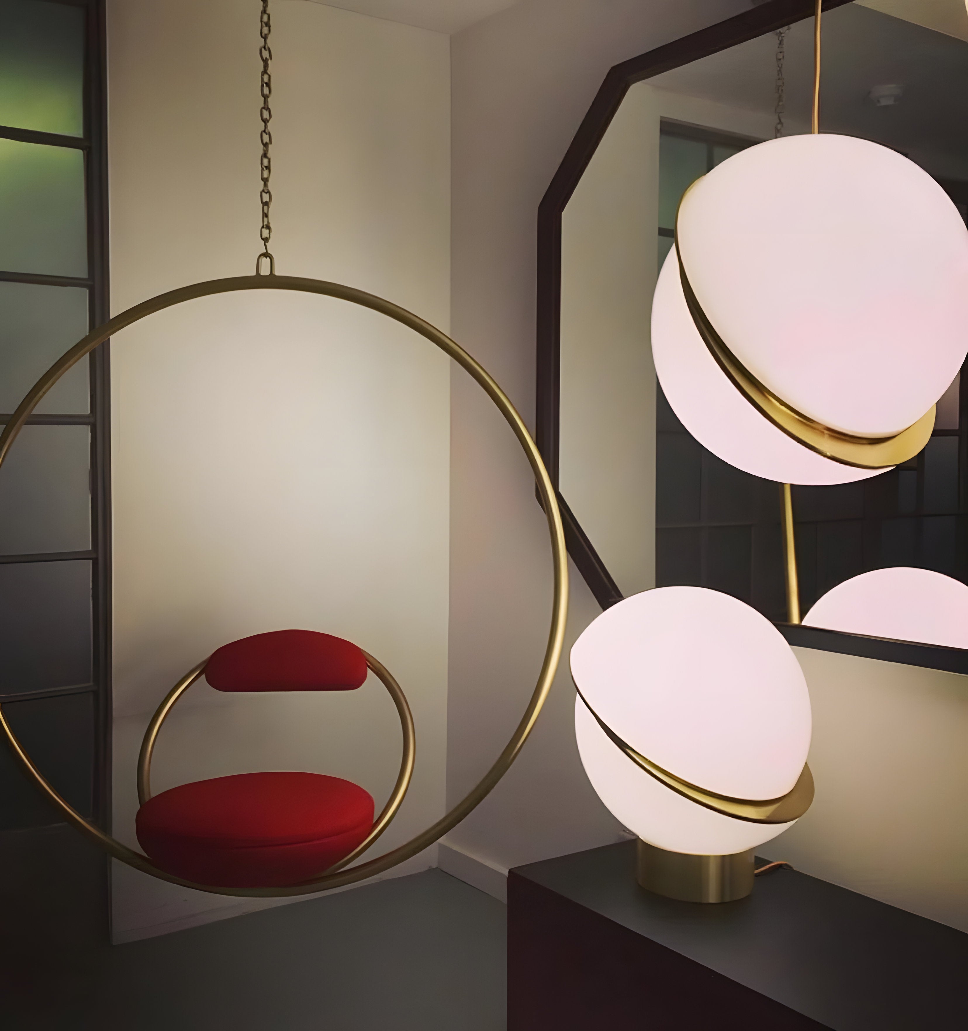 Crescent Pendant Lamp - NexioPick