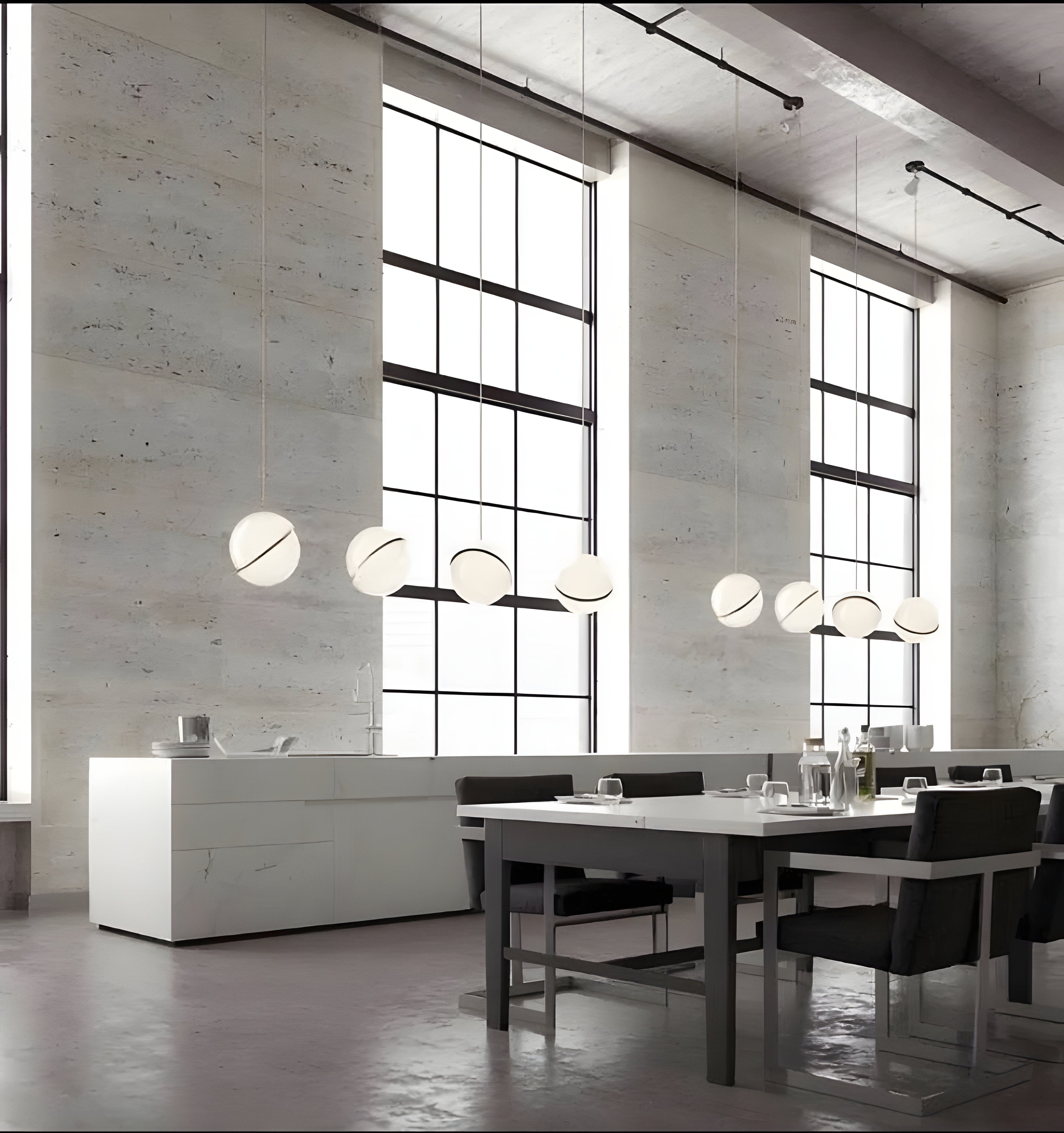 Crescent Pendant Lamp - NexioPick