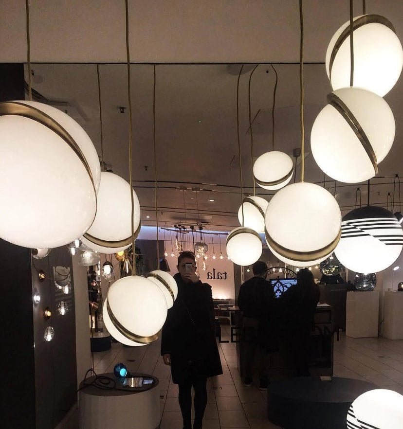 Crescent Pendant Lamp - NexioPick