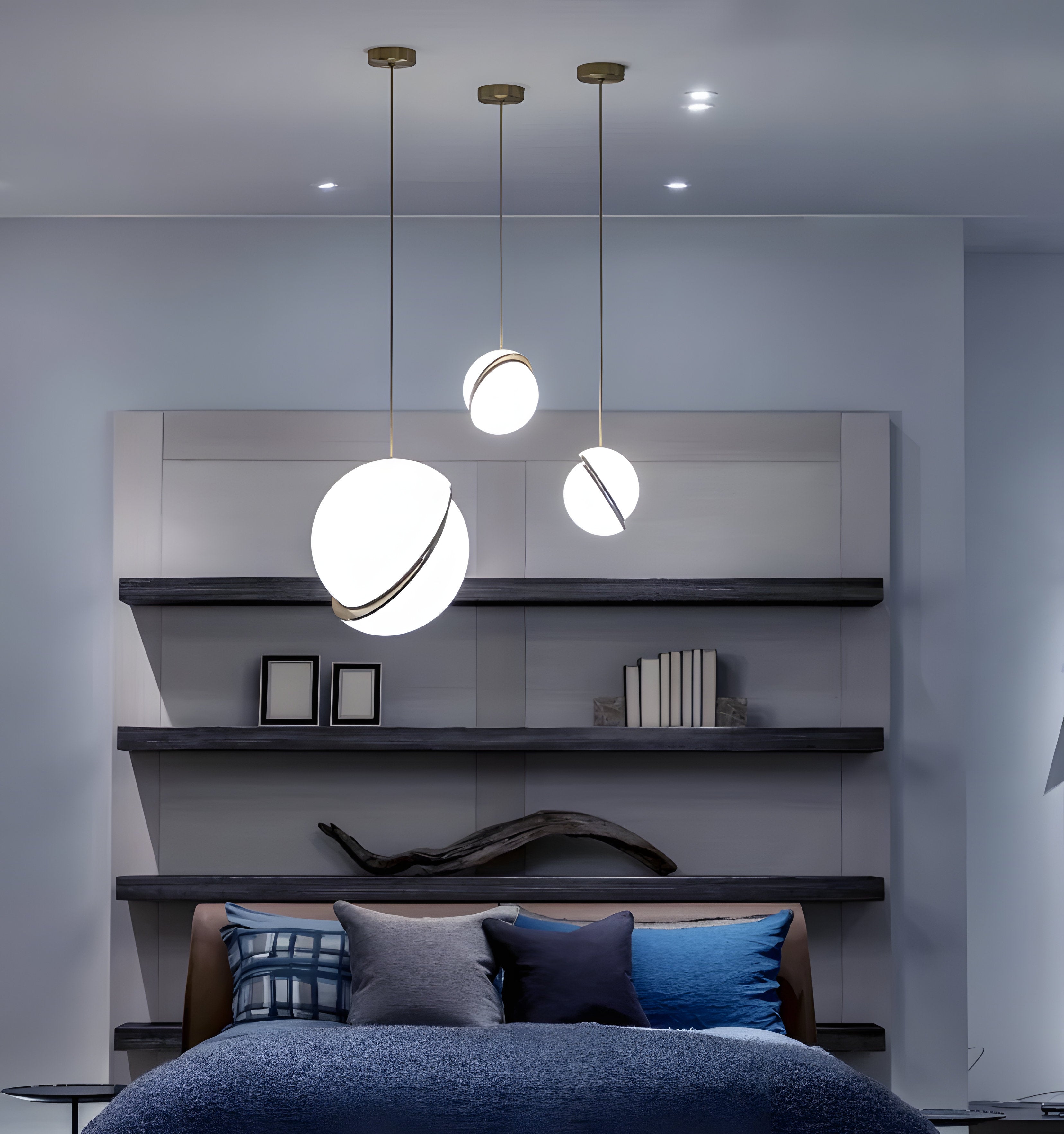 Crescent Pendant Lamp - NexioPick